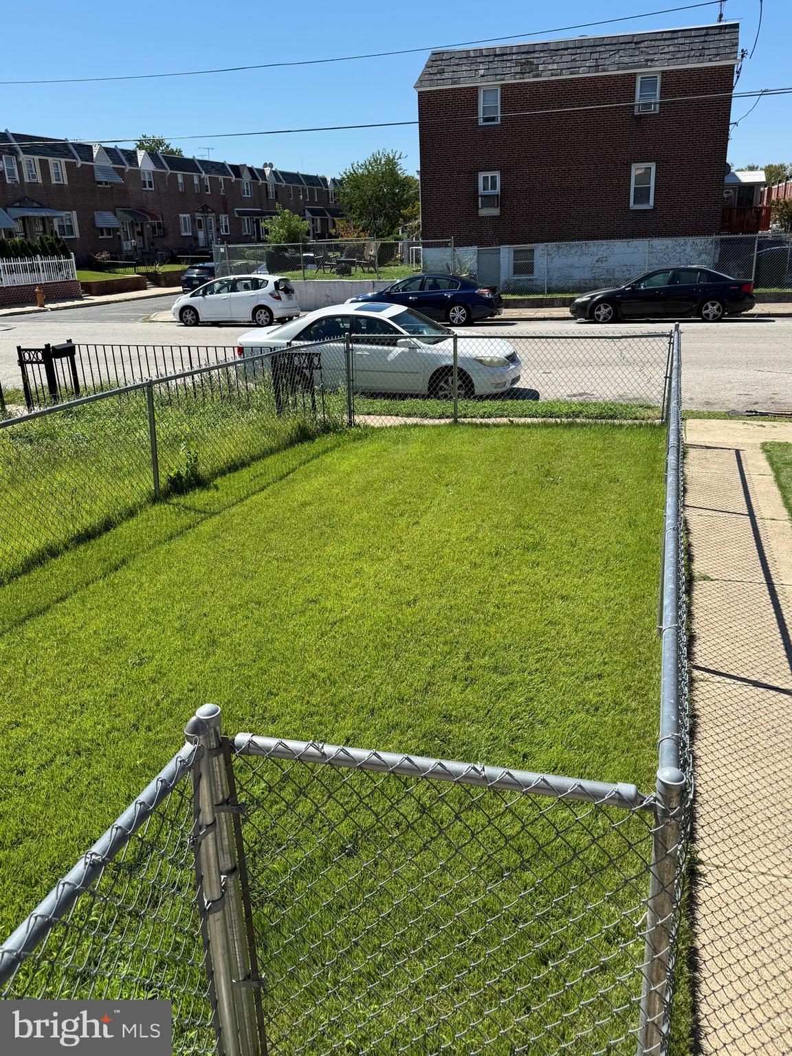 OXFORD CIRCLE - Residential