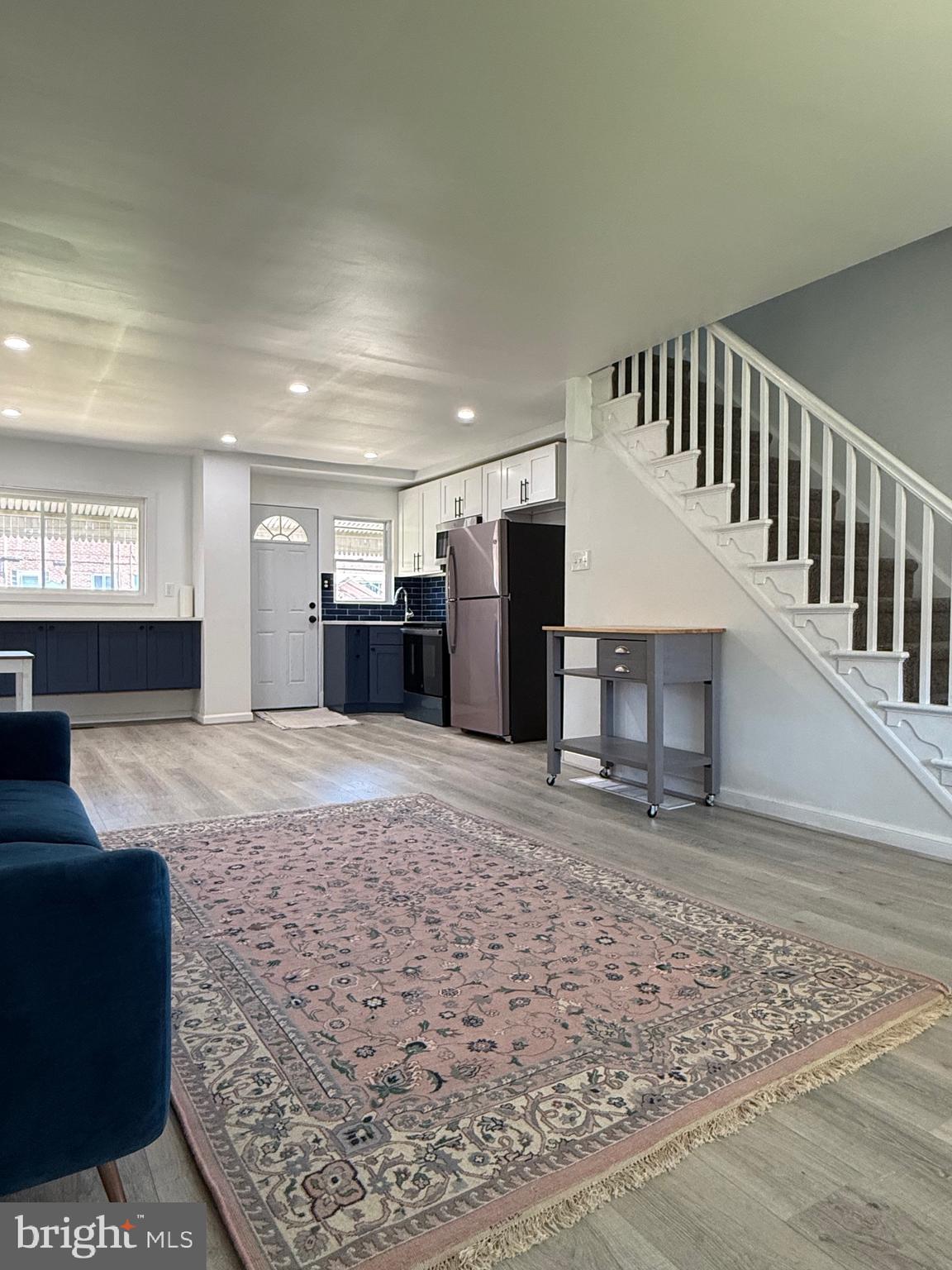 OXFORD CIRCLE - Residential