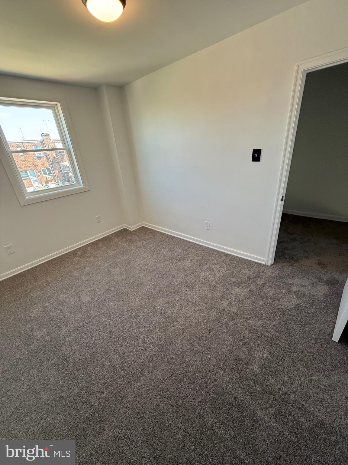 OXFORD CIRCLE - Residential