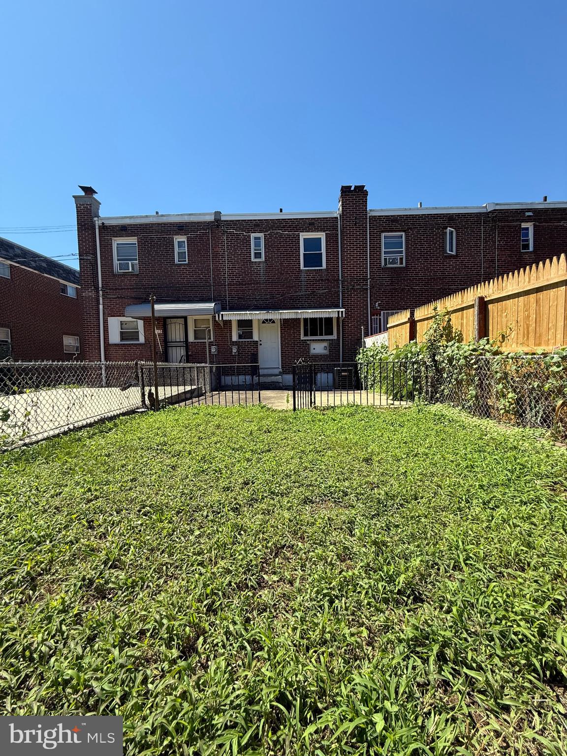 OXFORD CIRCLE - Residential