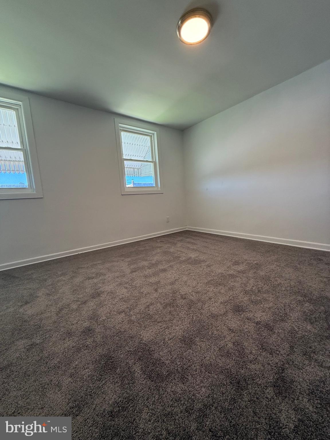 OXFORD CIRCLE - Residential