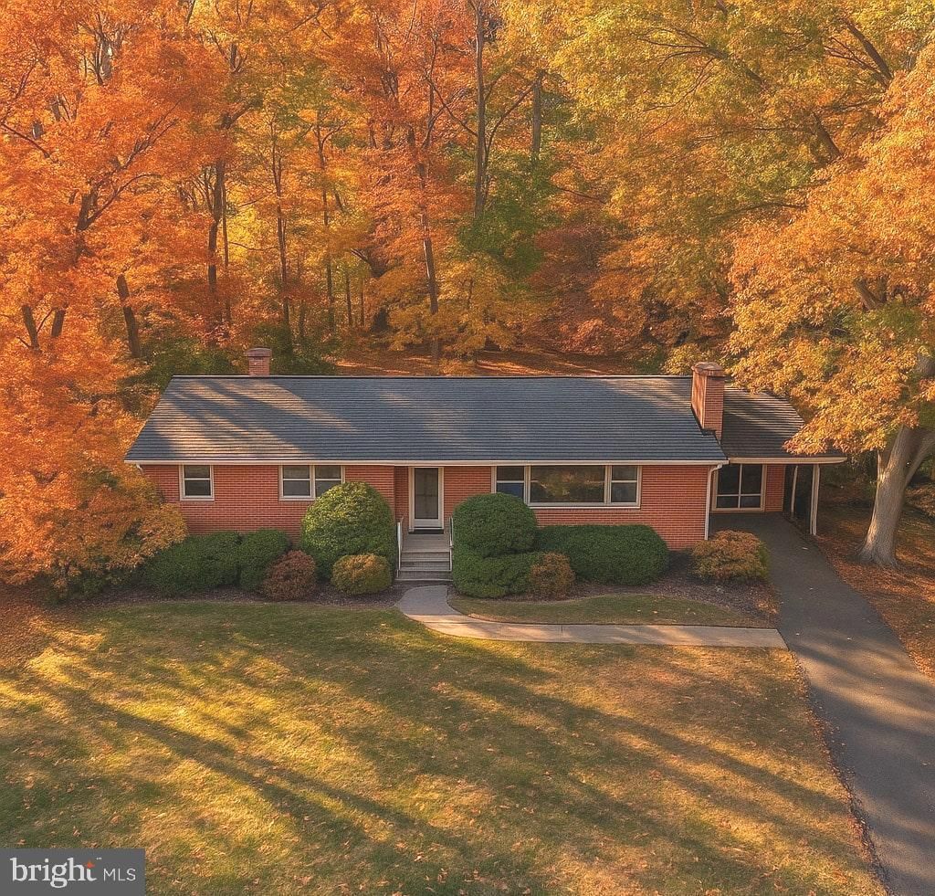 Photo of 6424 Divine Street, MCLEAN, VA 22101 (MLS # VAFX2276060)