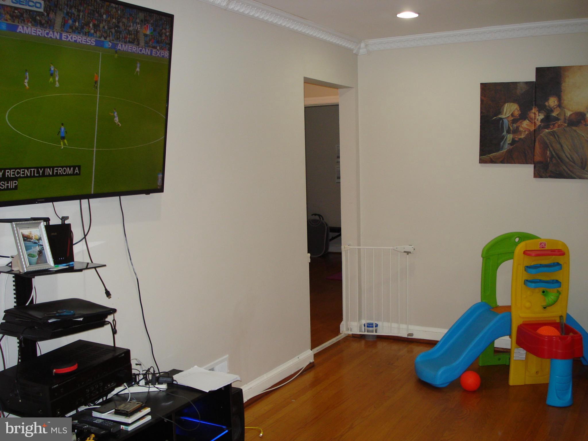 WHEATON HILLS - Residential