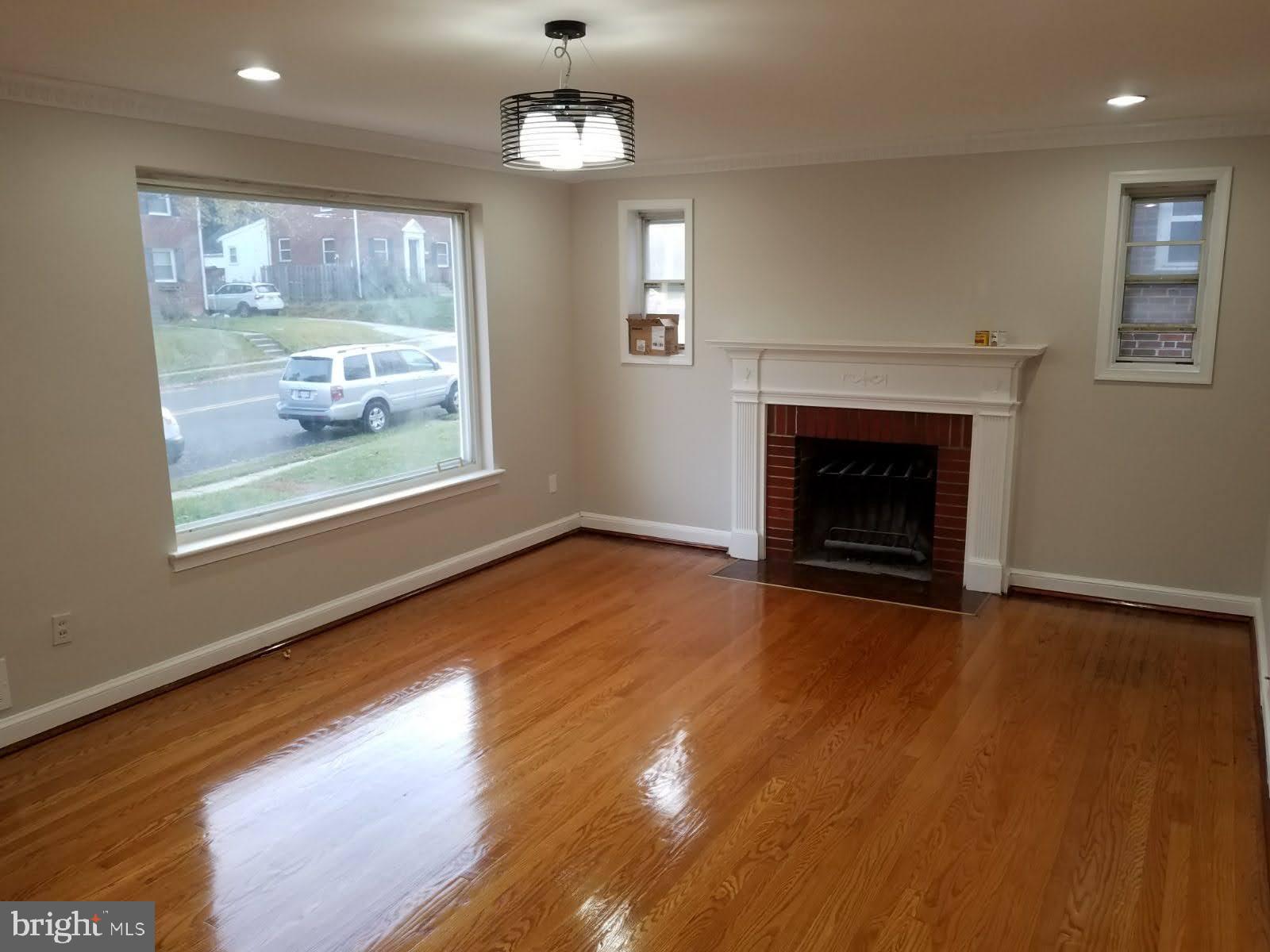 WHEATON HILLS - Residential