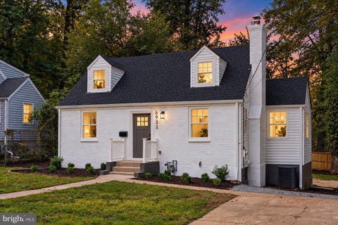 Photo of 6932 Chestnut Avenue, FALLS CHURCH, VA 22042 (MLS # VAFX2343238)