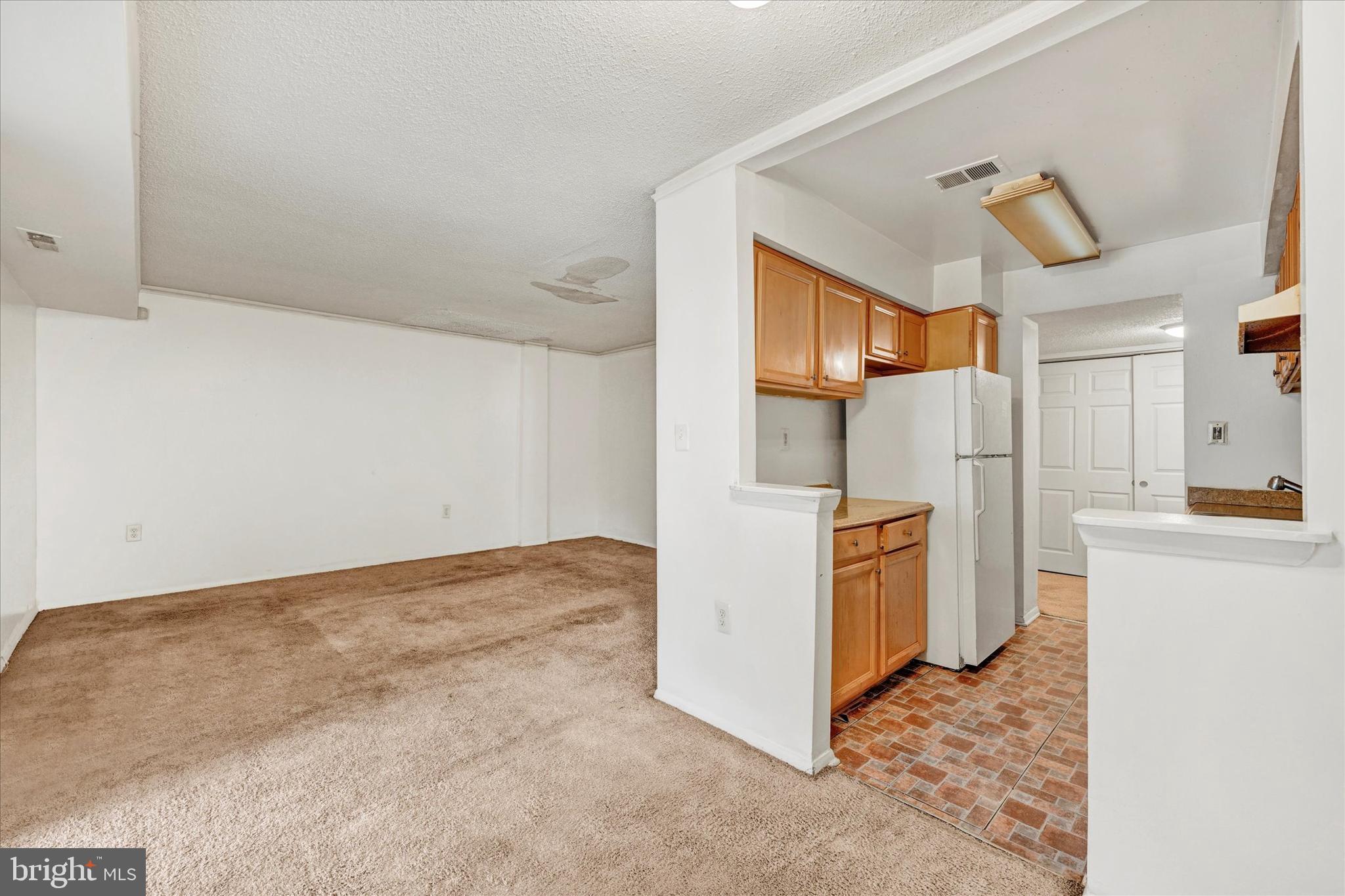 ROCKLAND RUN - Residential