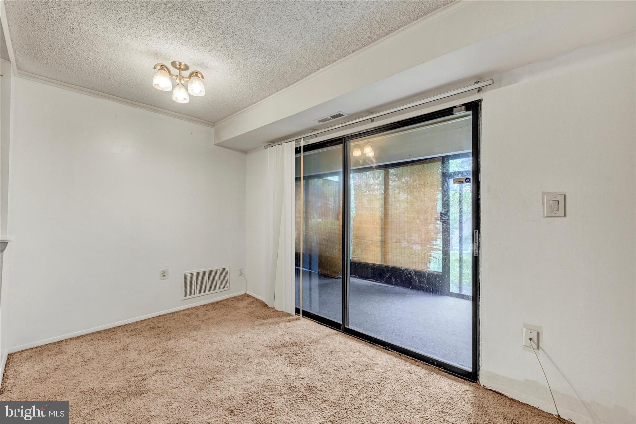 ROCKLAND RUN - Residential