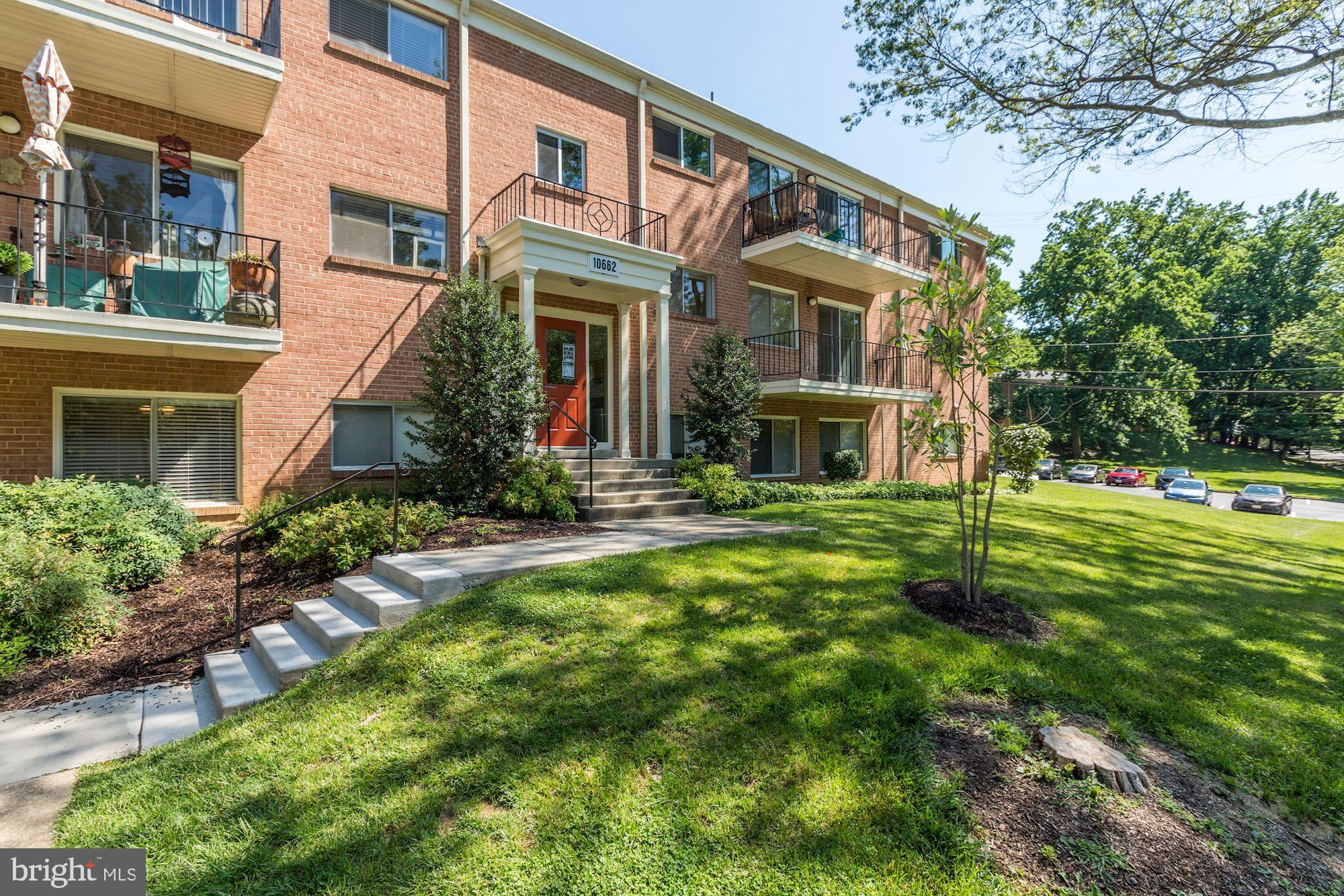 Fresh Paint, New Carpets, Balcony, Move-In Ready!! Welcome to this large, sun-filled corner unit situated on a quiet street. Features include a large living room, renovated kitchen with granite countertops, updated bathroom, and a den/office with built-in desk and cabinets. Enjoy sunsets and views of Rock Creek Park from the balcony. Amenities include laundry facilities, basketball and tennis courts, picnic area, party room, outdoor pool, tot lots and playground. Close to Strathmore Music Center, Grosvenor Metro, shopping and dining in Bethesda and Rockville.