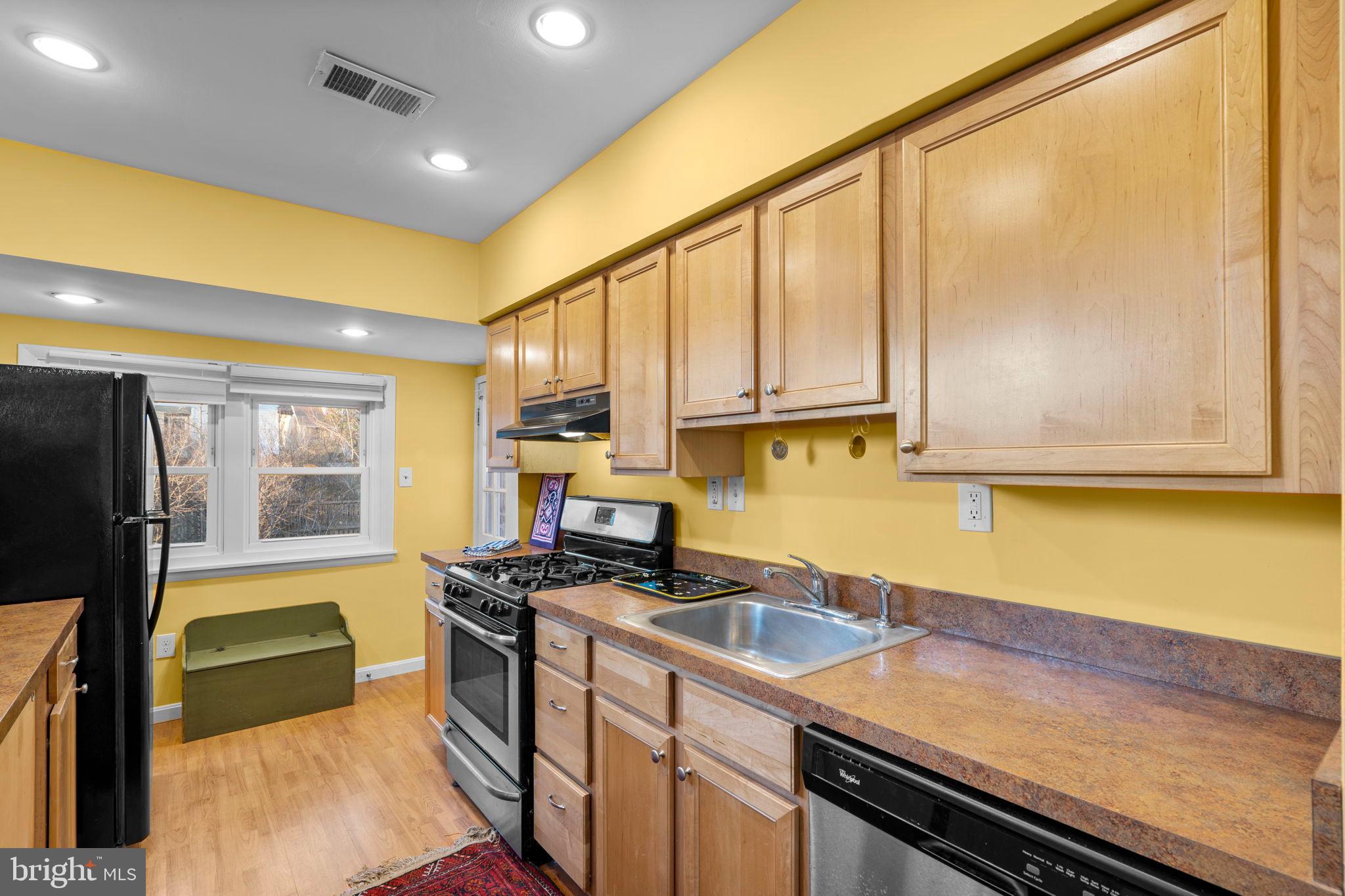 HYATTSVILLE HILLS - Residential