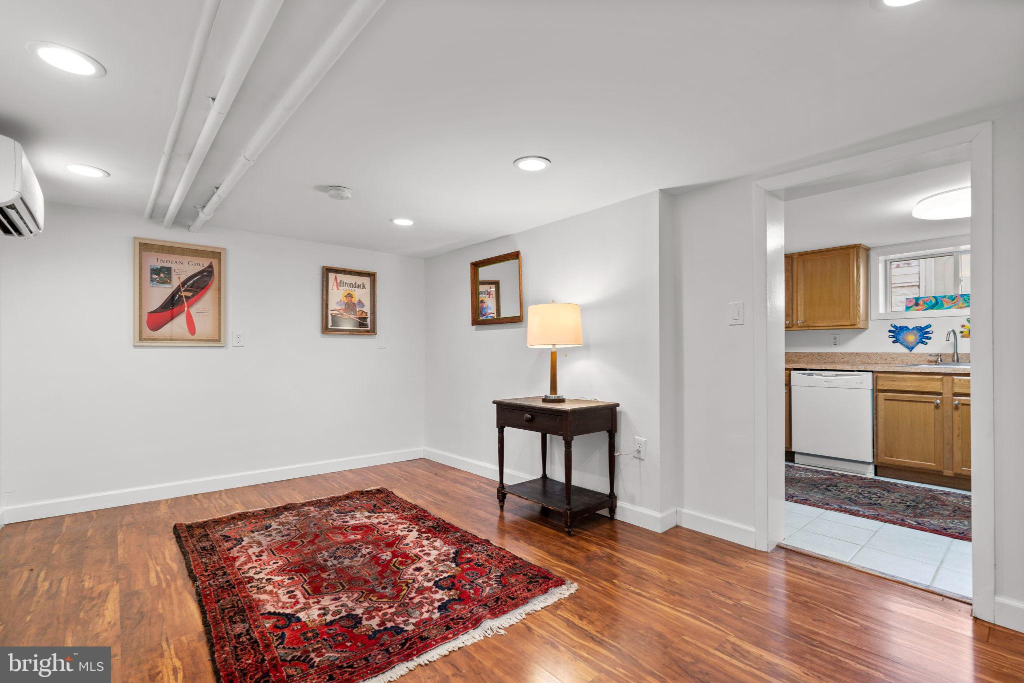 HYATTSVILLE HILLS - Residential