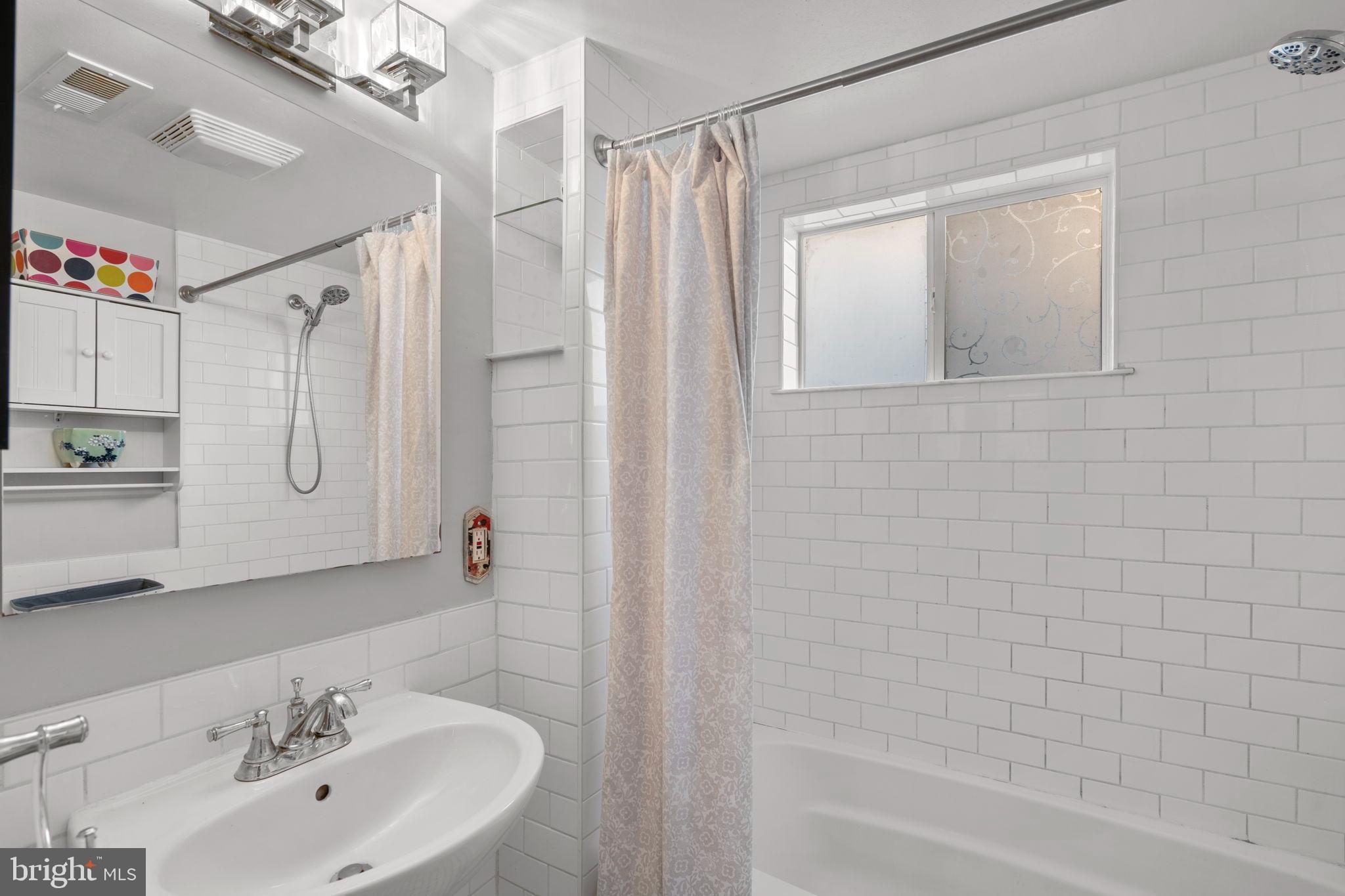 HYATTSVILLE HILLS - Residential