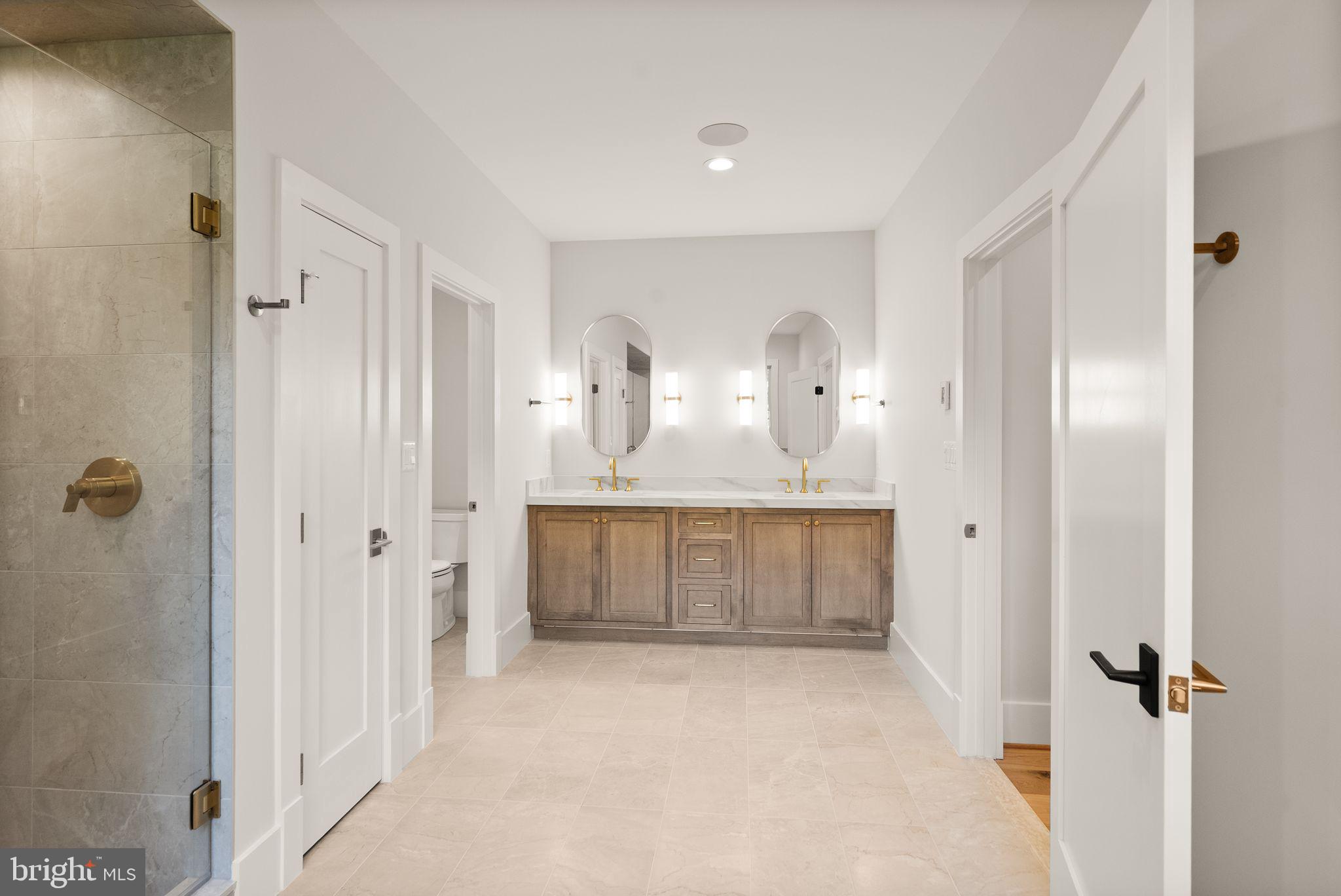 LEE HEIGHTS - Residential