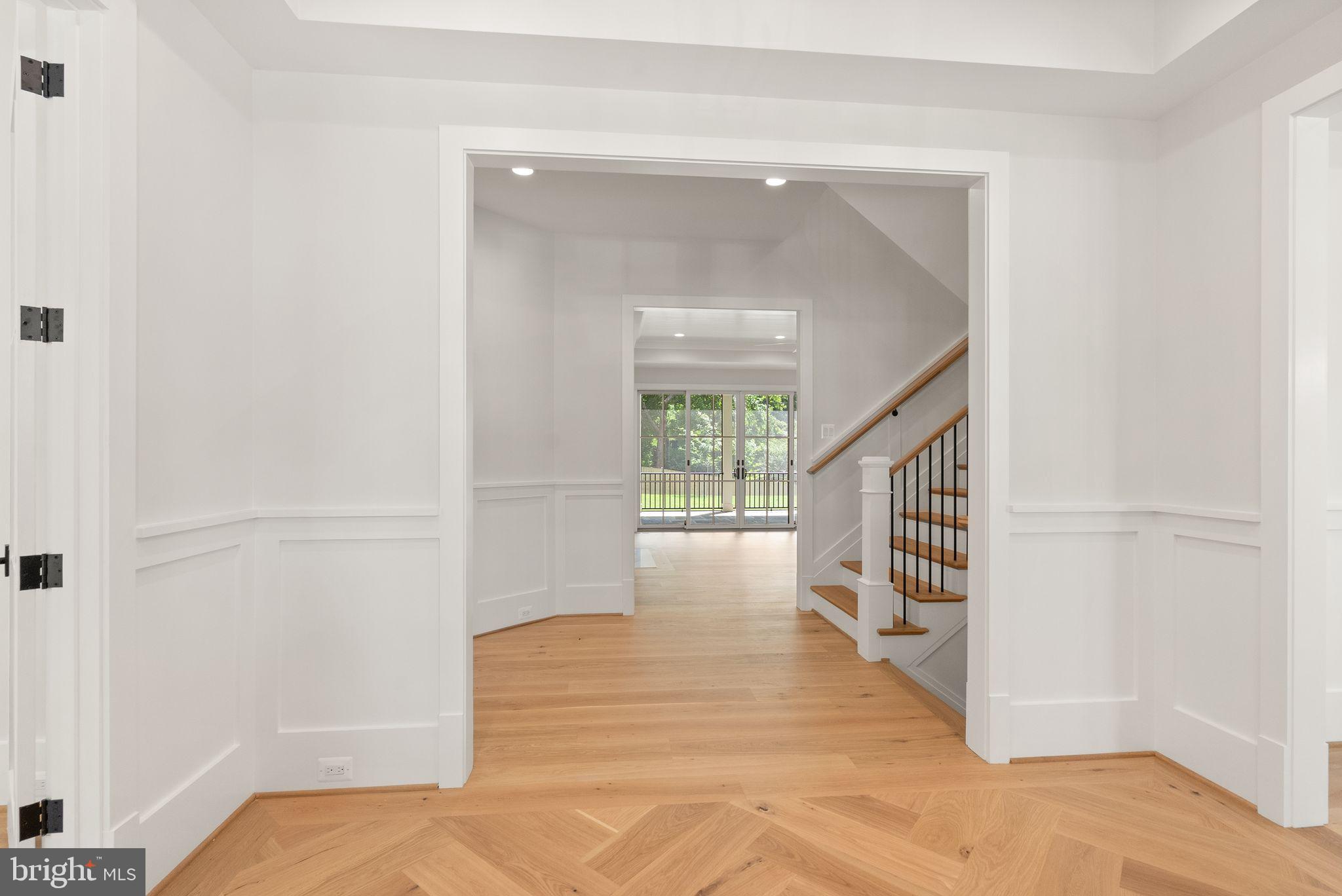 LEE HEIGHTS - Residential