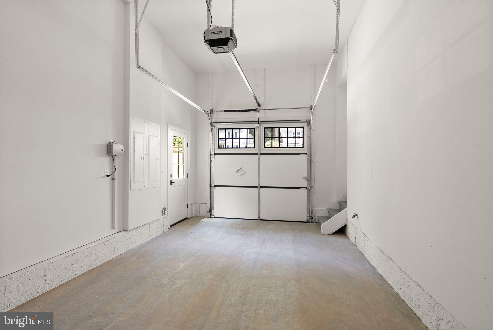 LEE HEIGHTS - Residential