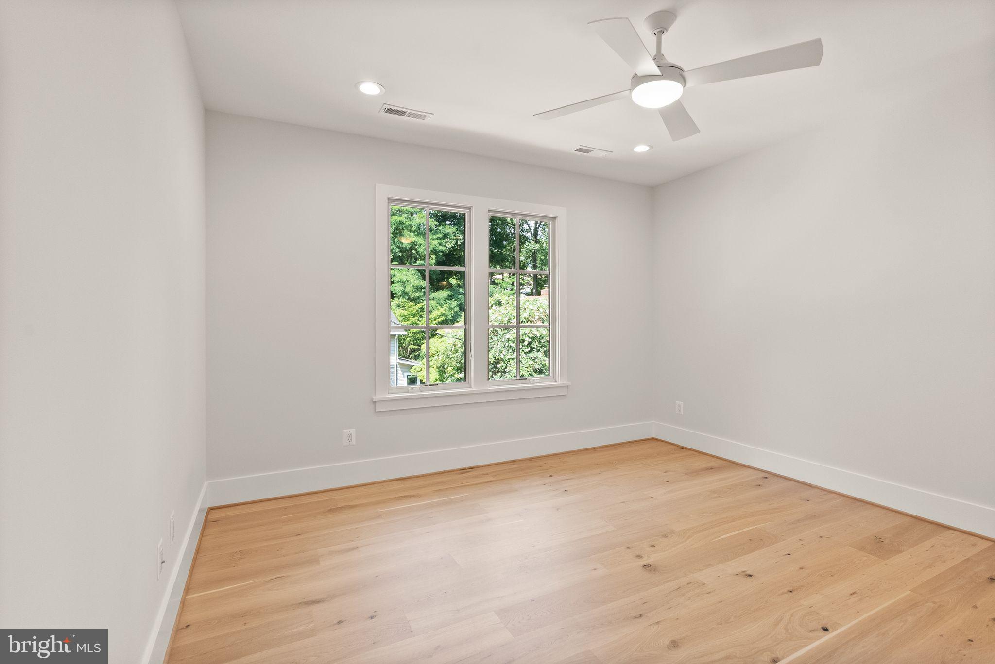 LEE HEIGHTS - Residential