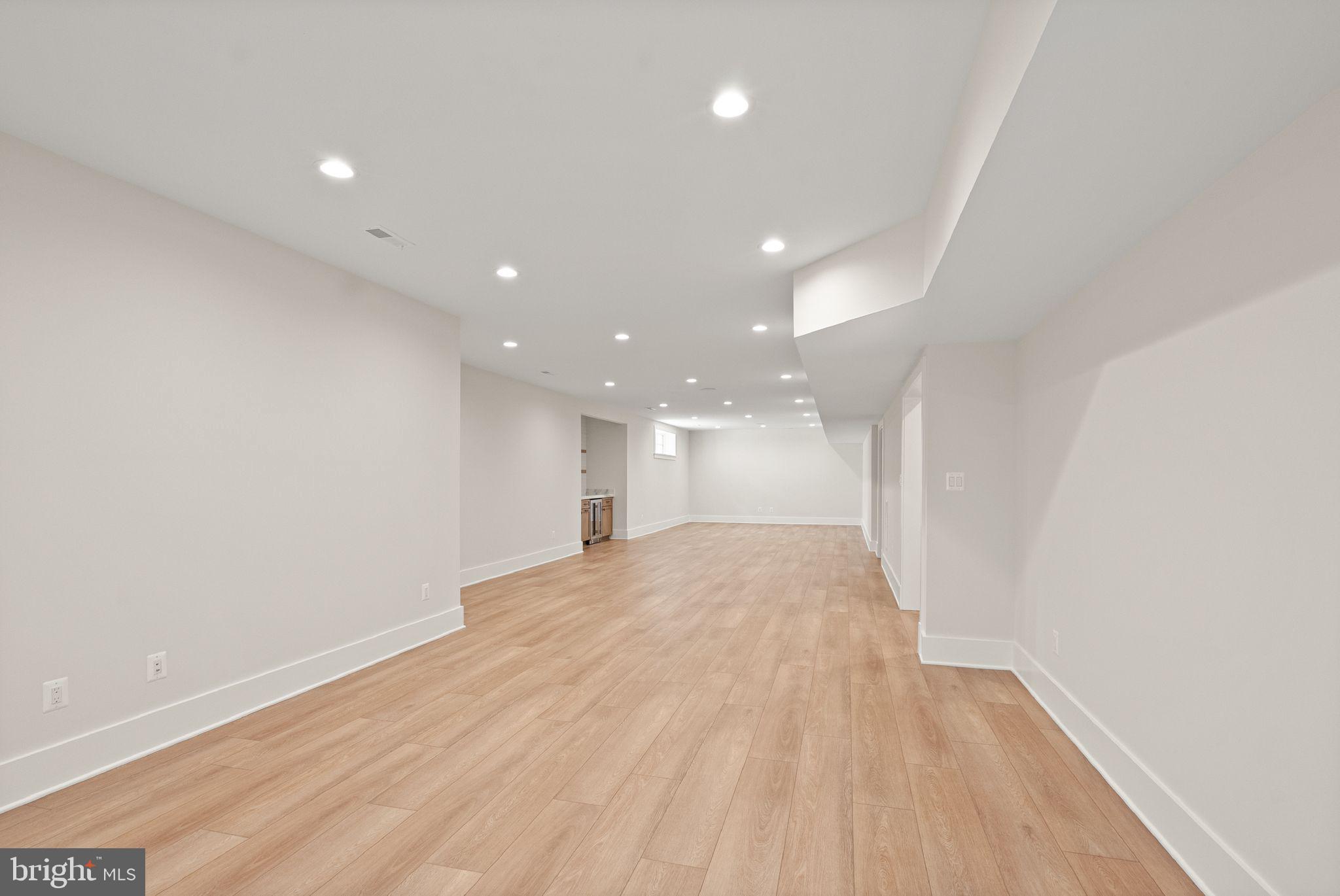 LEE HEIGHTS - Residential