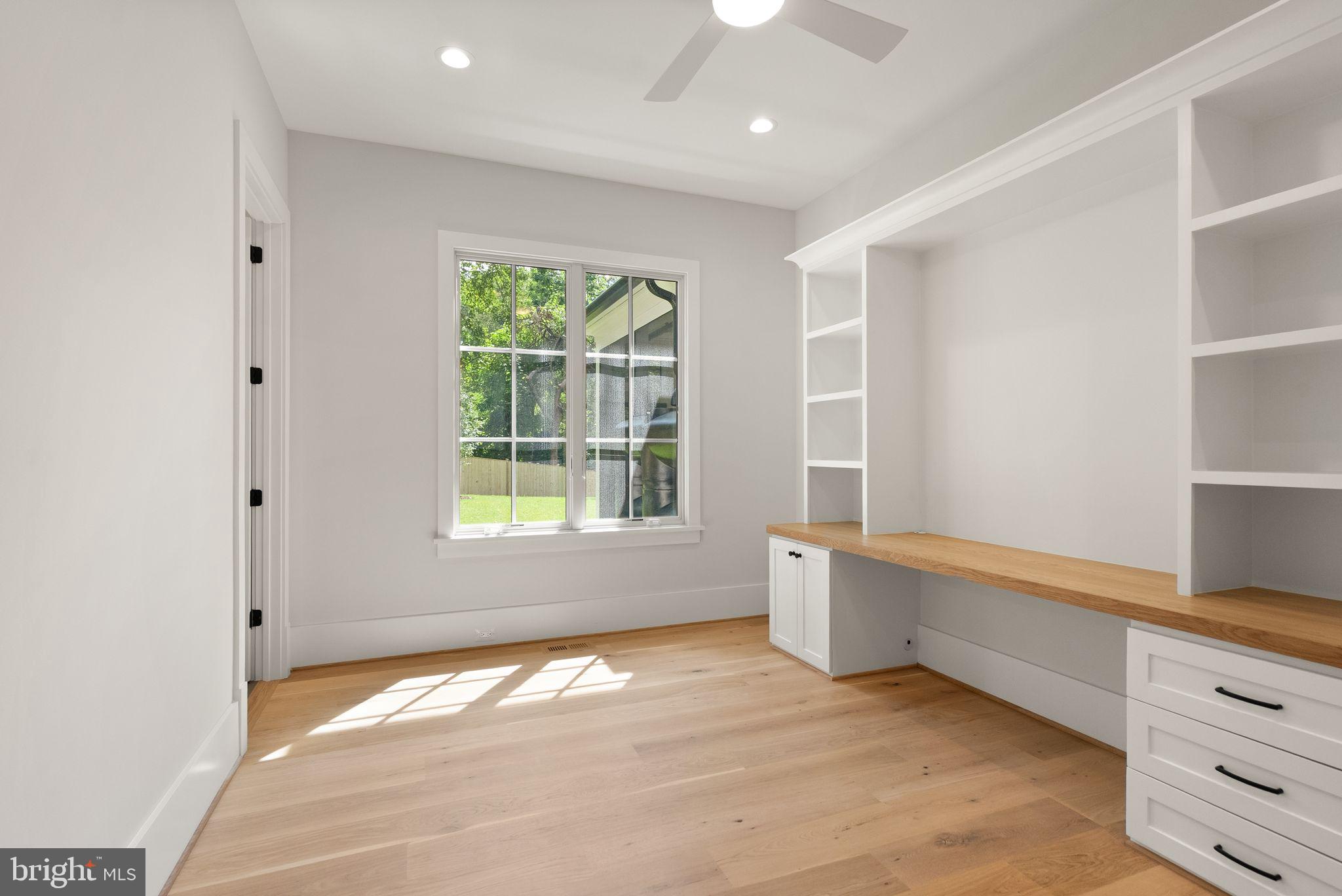 LEE HEIGHTS - Residential