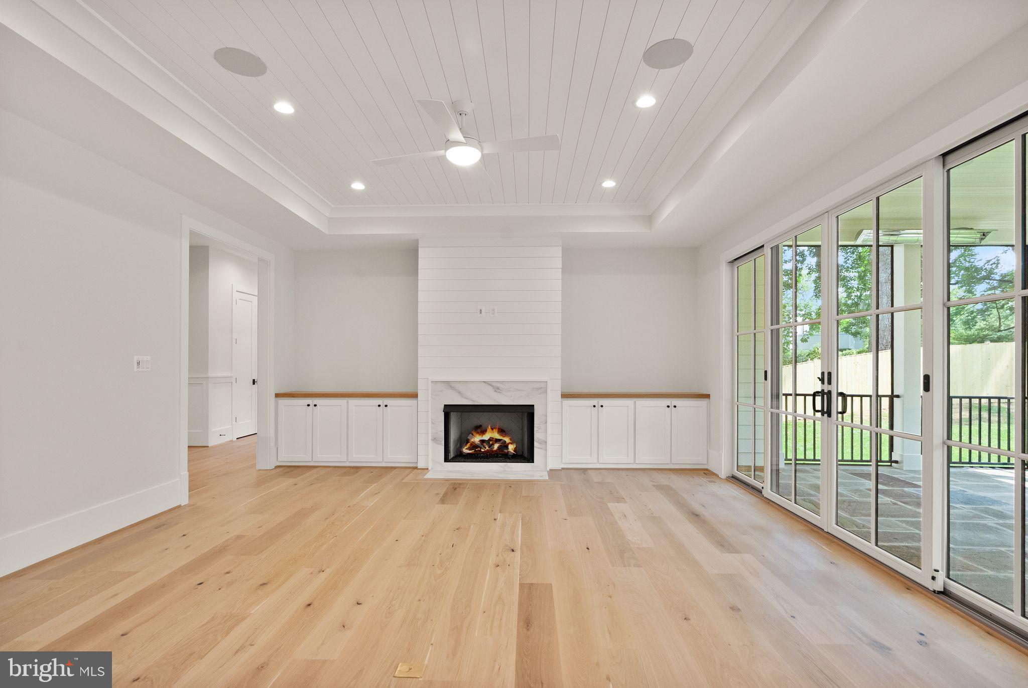 LEE HEIGHTS - Residential