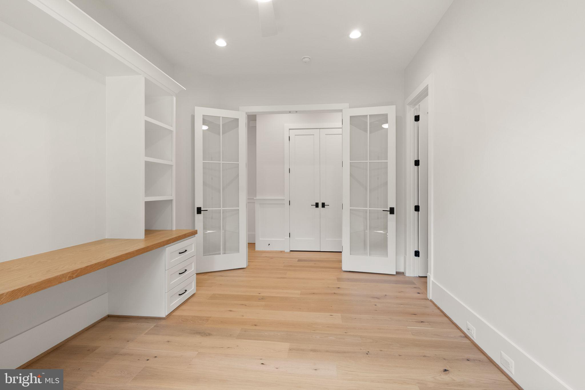 LEE HEIGHTS - Residential