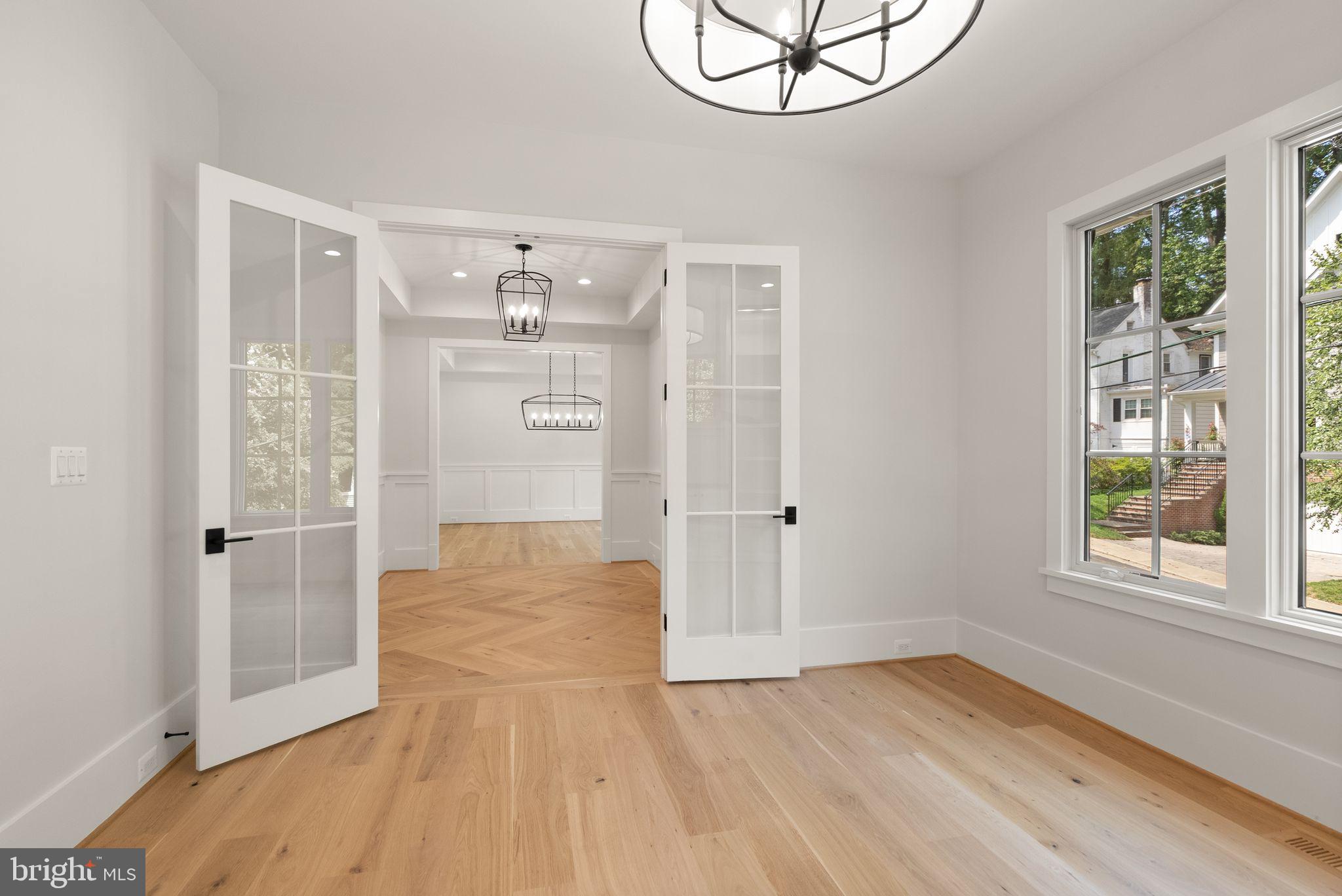 LEE HEIGHTS - Residential