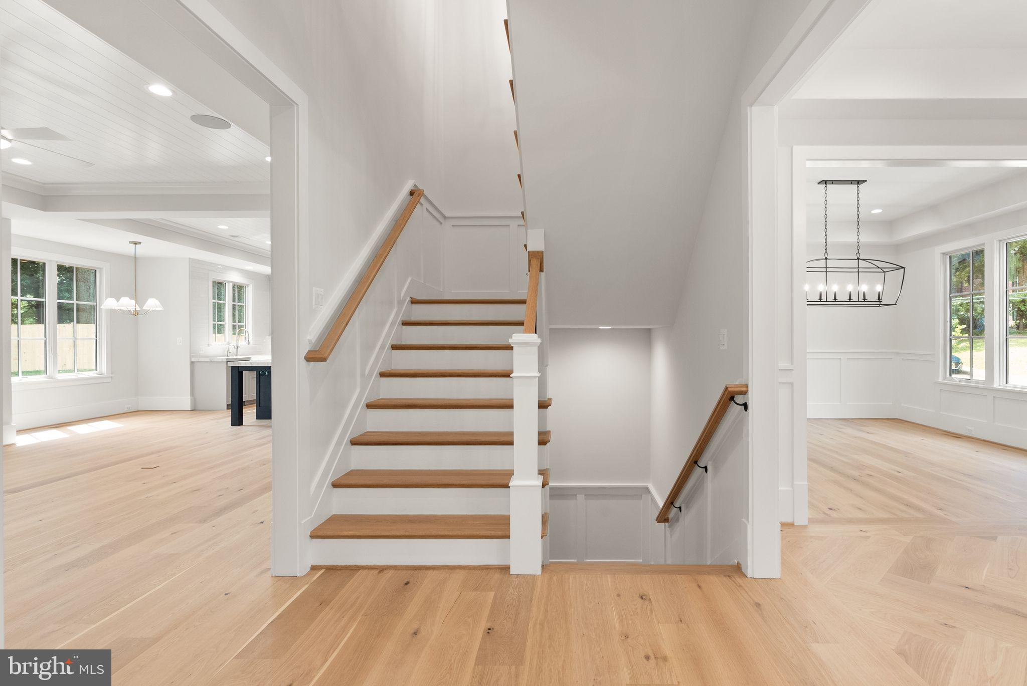 LEE HEIGHTS - Residential