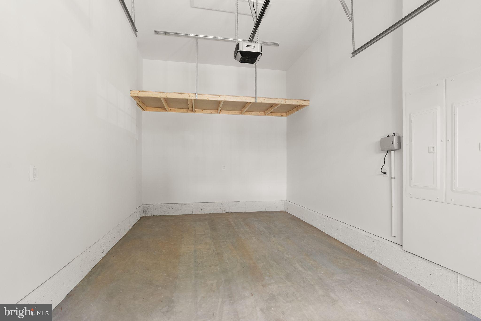 LEE HEIGHTS - Residential