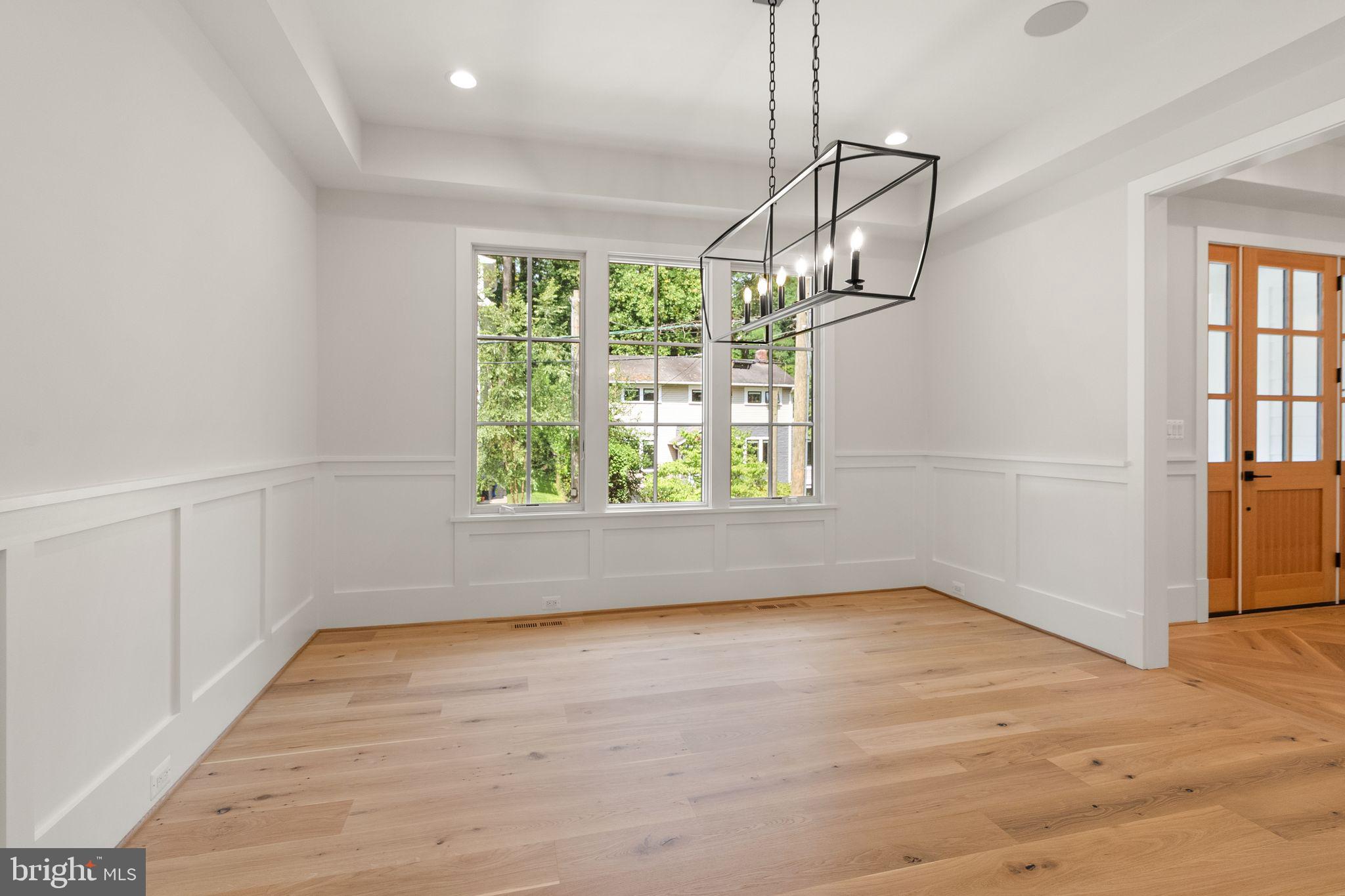 LEE HEIGHTS - Residential