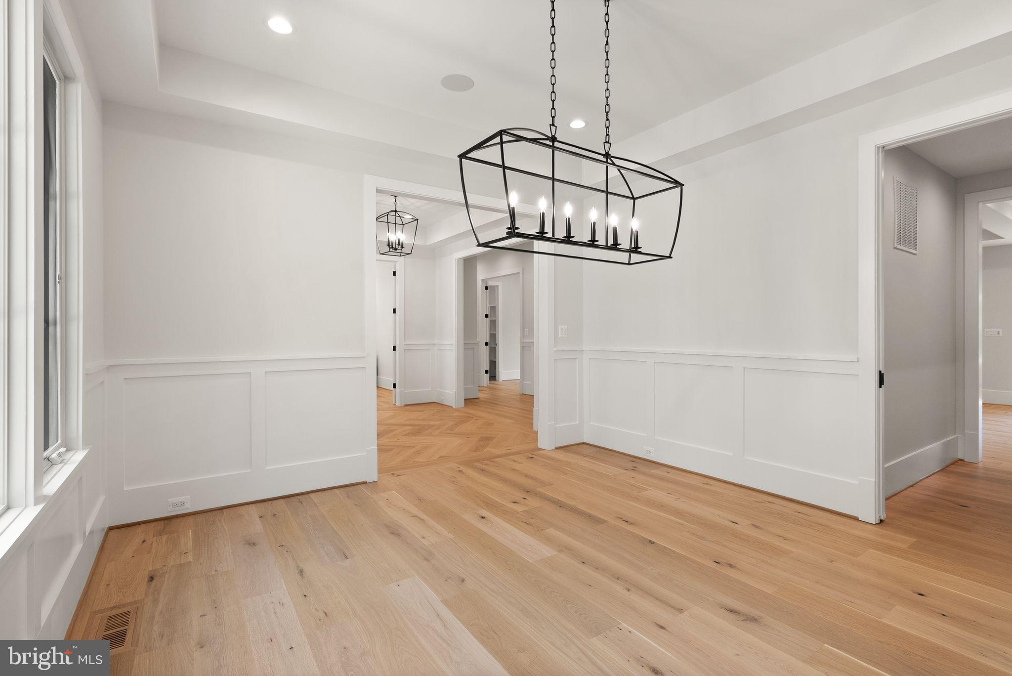 LEE HEIGHTS - Residential