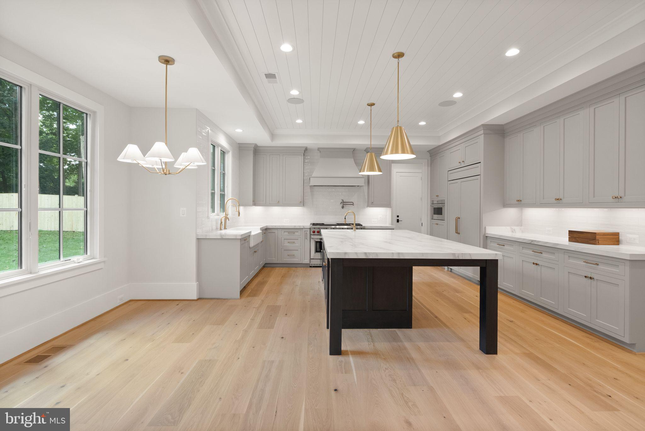 LEE HEIGHTS - Residential