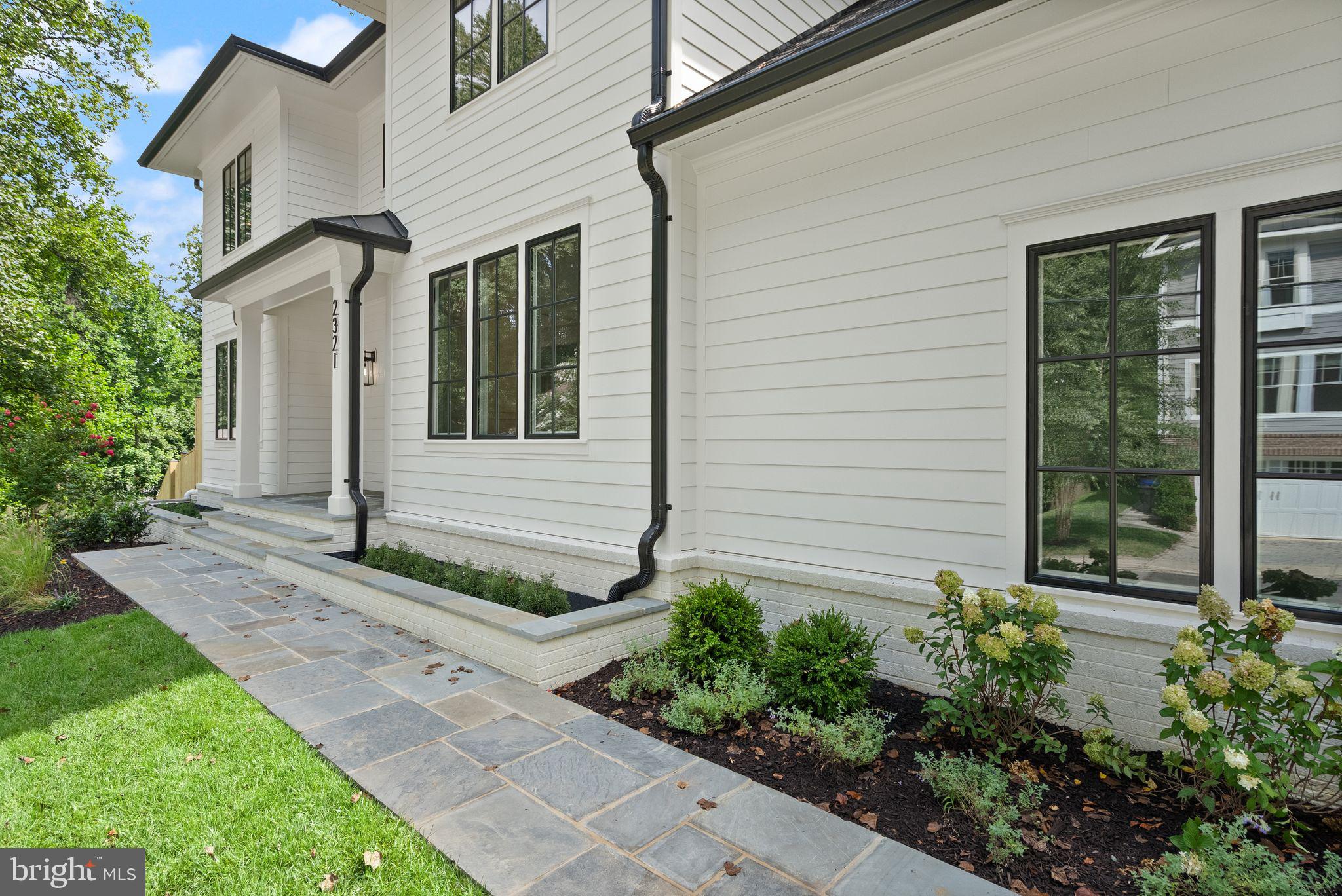 LEE HEIGHTS - Residential