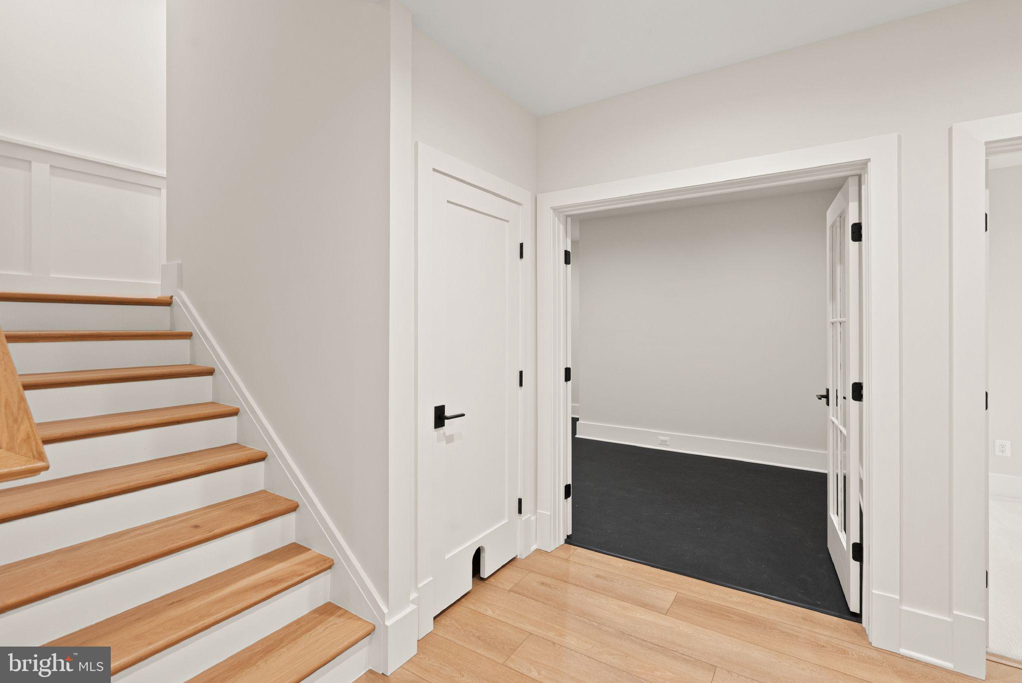 LEE HEIGHTS - Residential