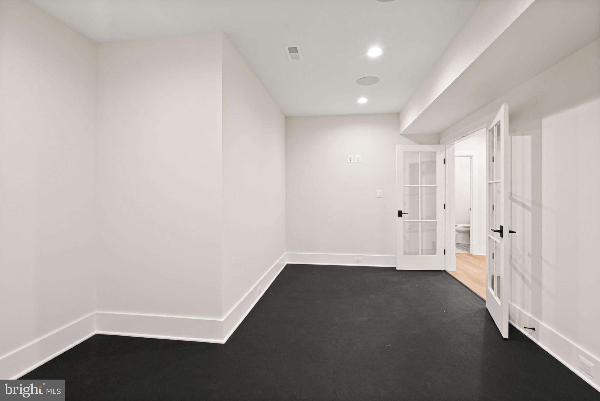 LEE HEIGHTS - Residential