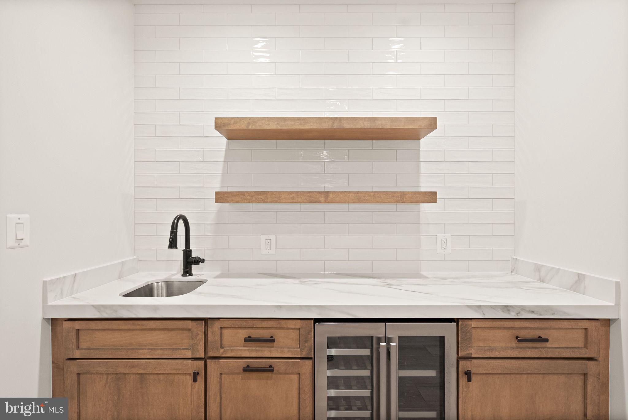 LEE HEIGHTS - Residential