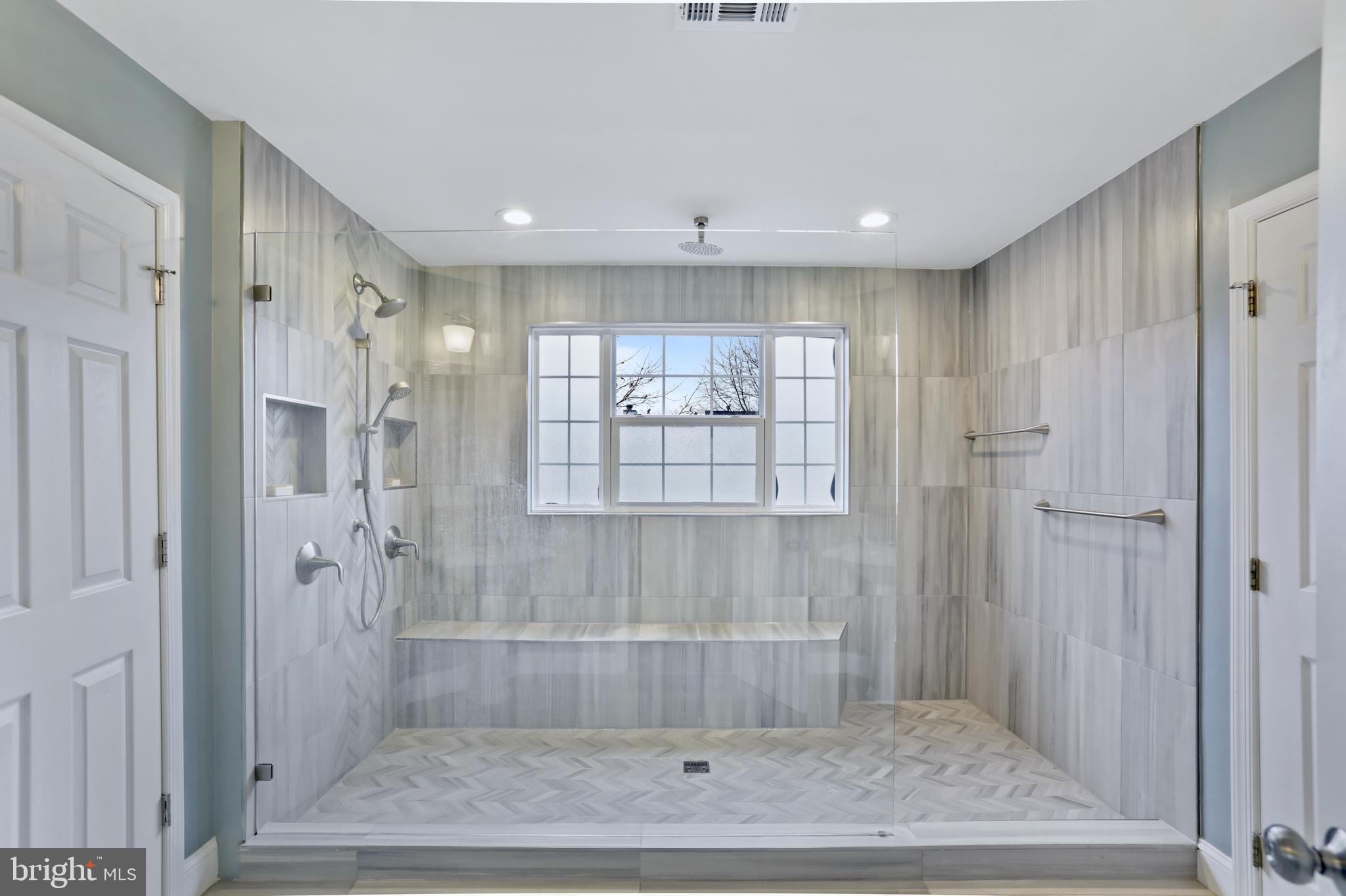 POTOMAC CROSSING - Residential