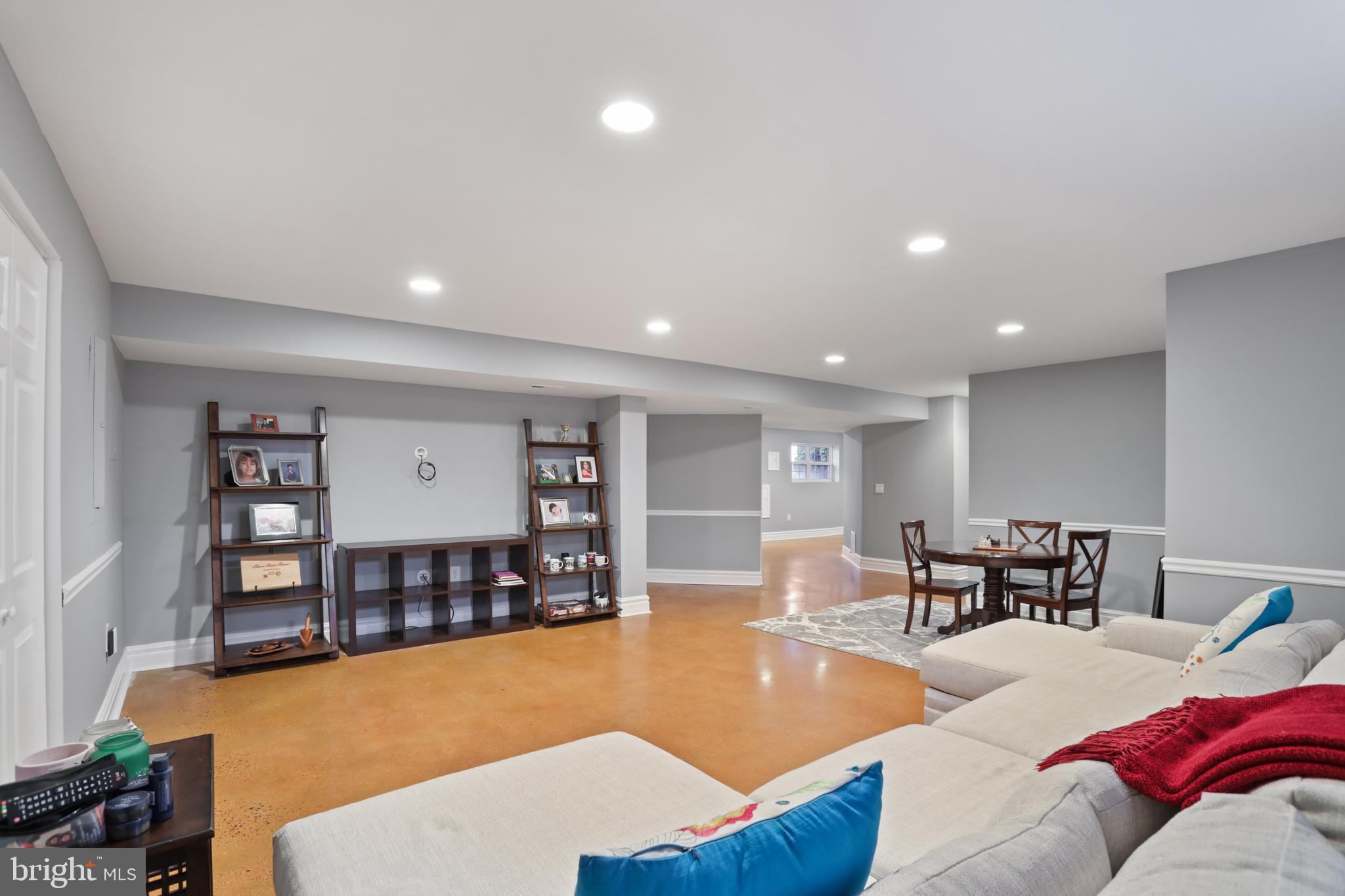 POTOMAC CROSSING - Residential