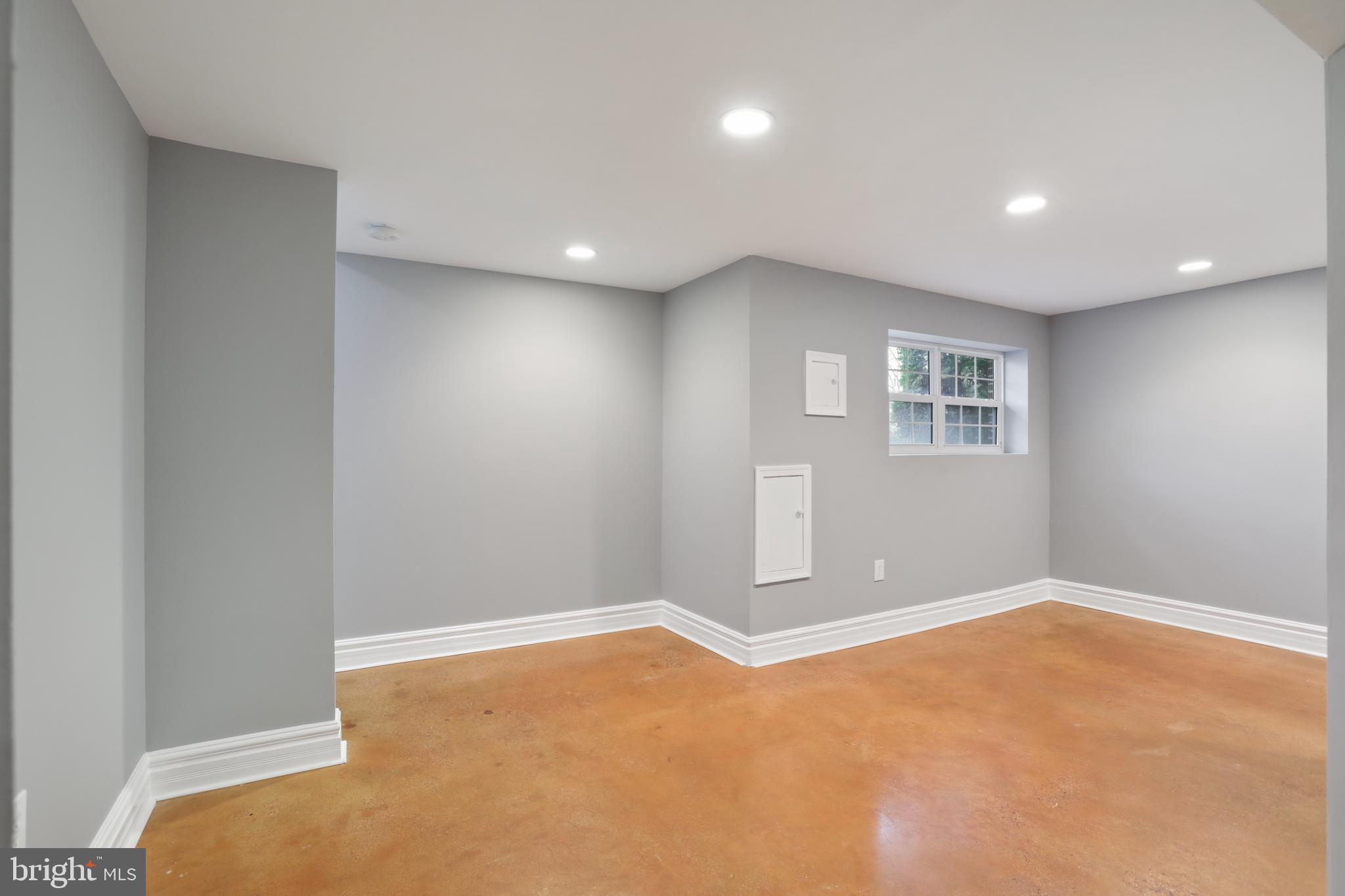 POTOMAC CROSSING - Residential