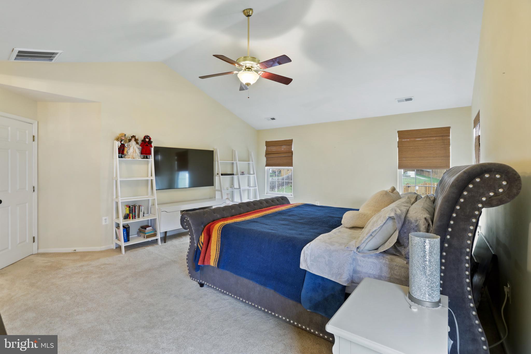 POTOMAC CROSSING - Residential