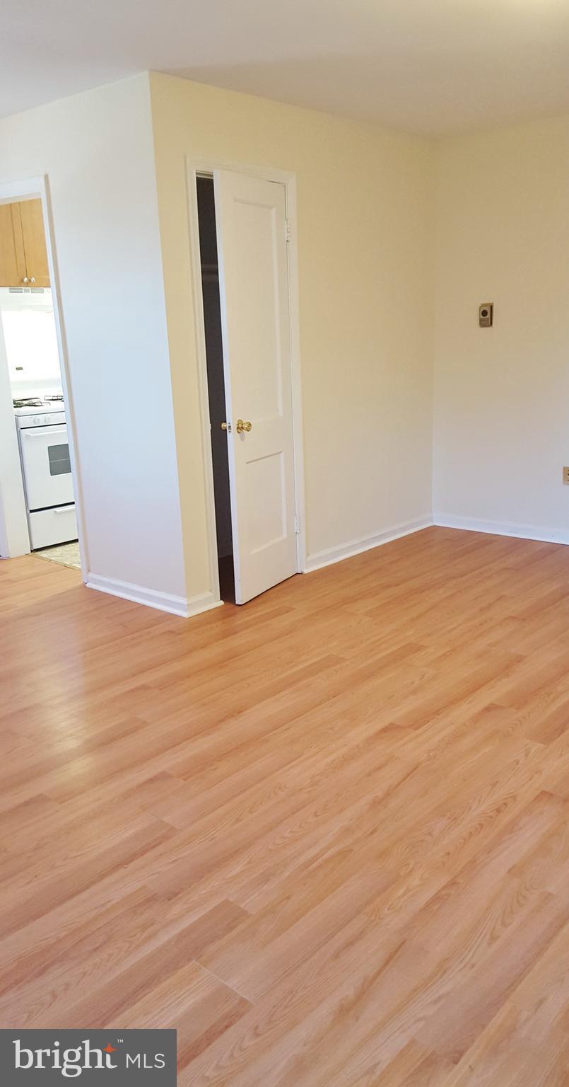 FOREST HILLS - Residential Lease