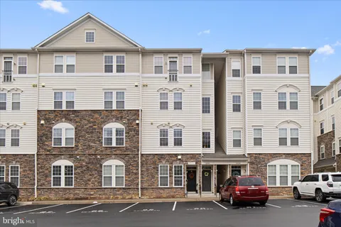 24546 Byrne Meadow Square, Aldie, VA MLS: VALO2116900