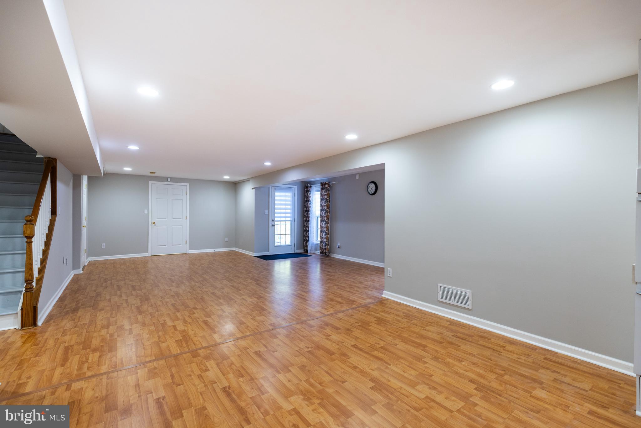 MIDDLE RUN CROSSIN - Residential