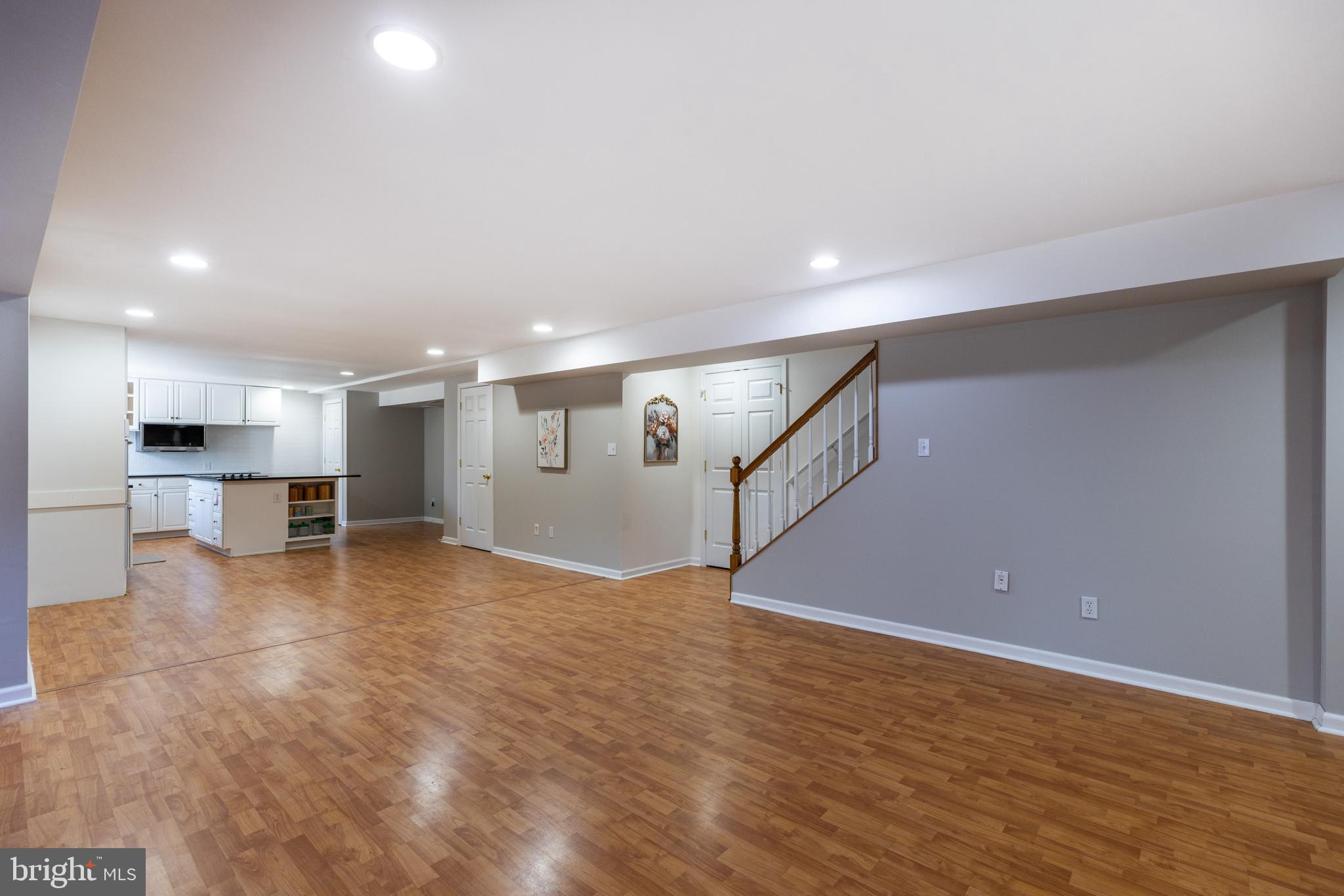 MIDDLE RUN CROSSIN - Residential