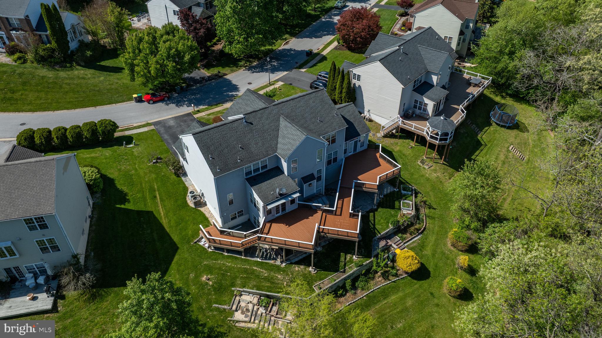 MIDDLE RUN CROSSIN - Residential