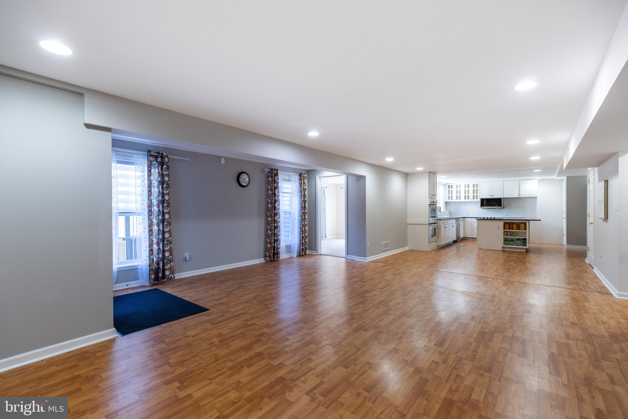 MIDDLE RUN CROSSIN - Residential