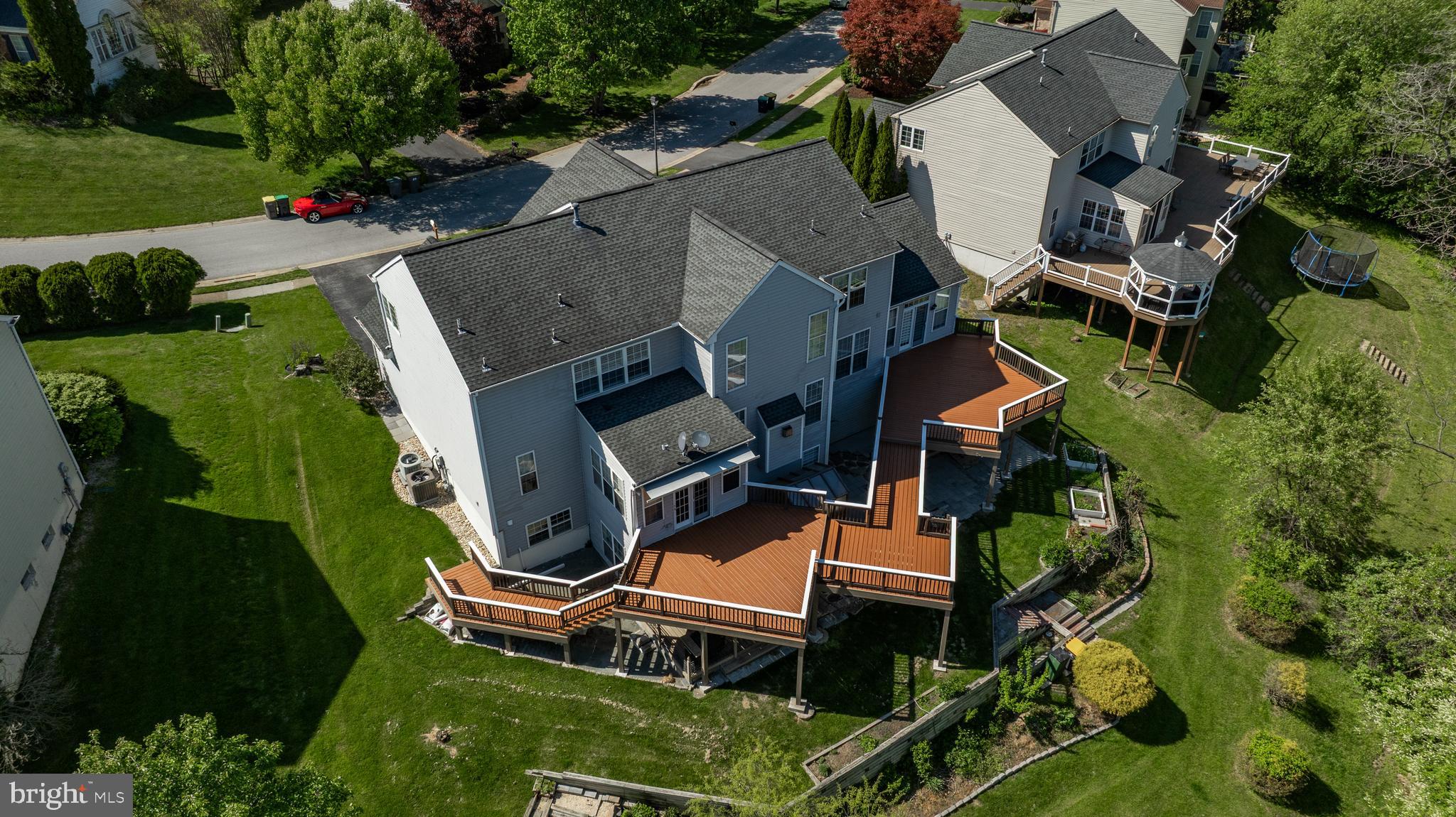 MIDDLE RUN CROSSIN - Residential