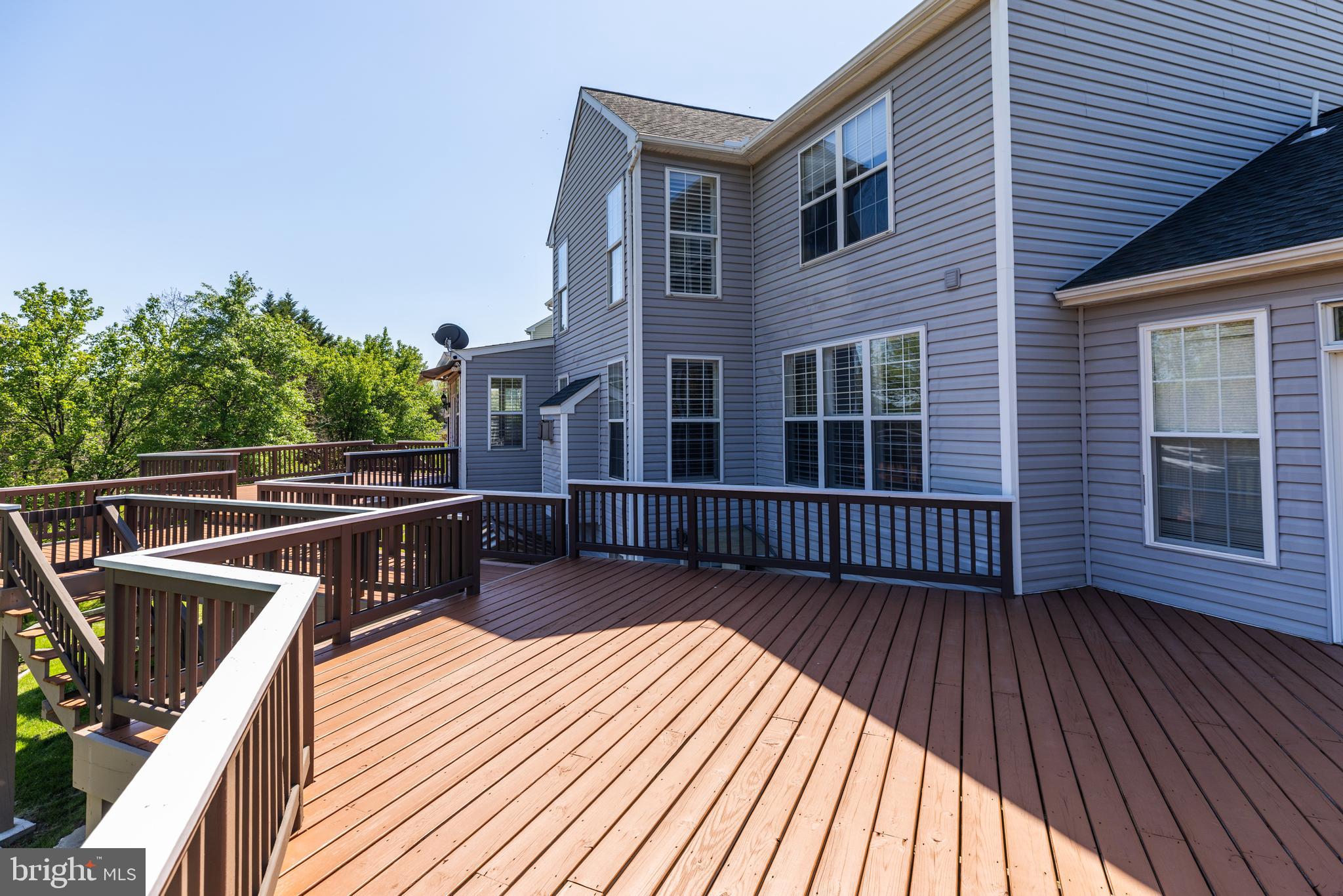 MIDDLE RUN CROSSIN - Residential
