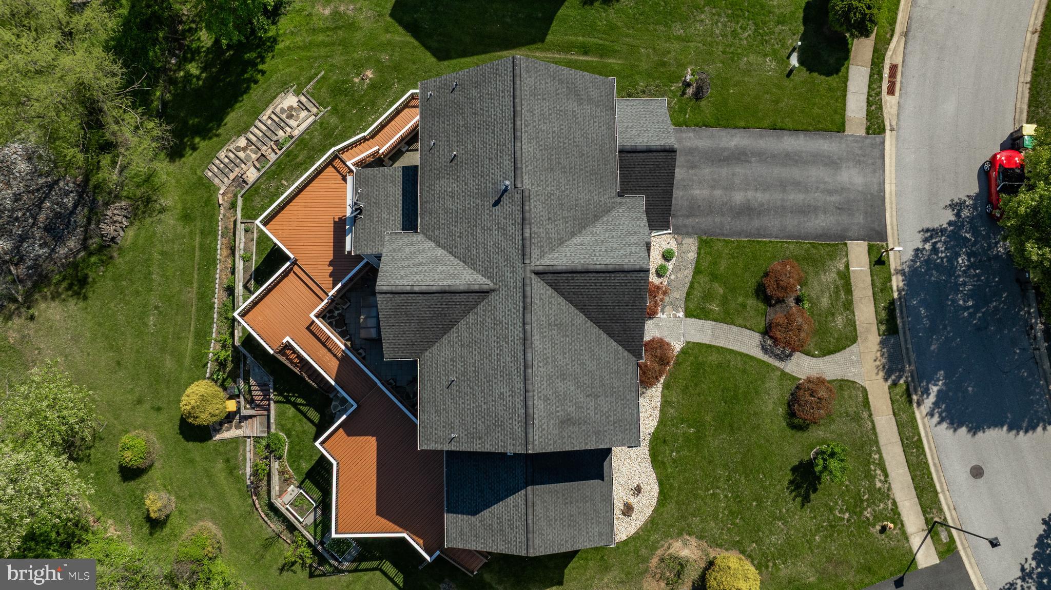 MIDDLE RUN CROSSIN - Residential
