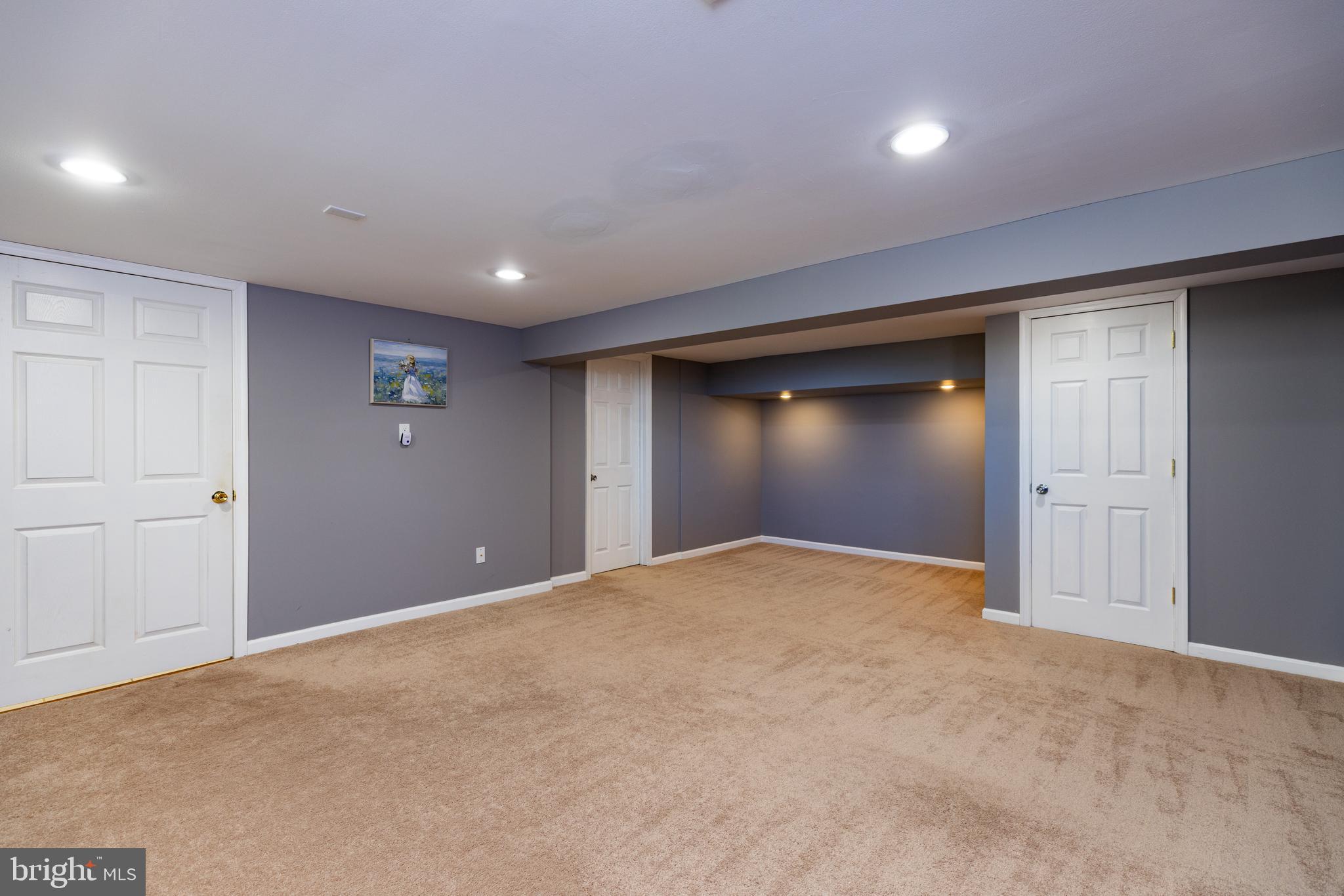 MIDDLE RUN CROSSIN - Residential