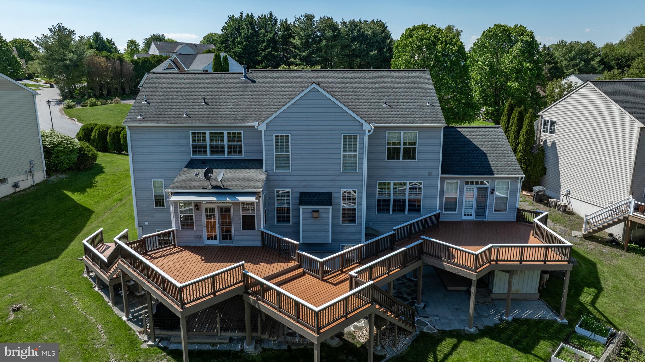 MIDDLE RUN CROSSIN - Residential