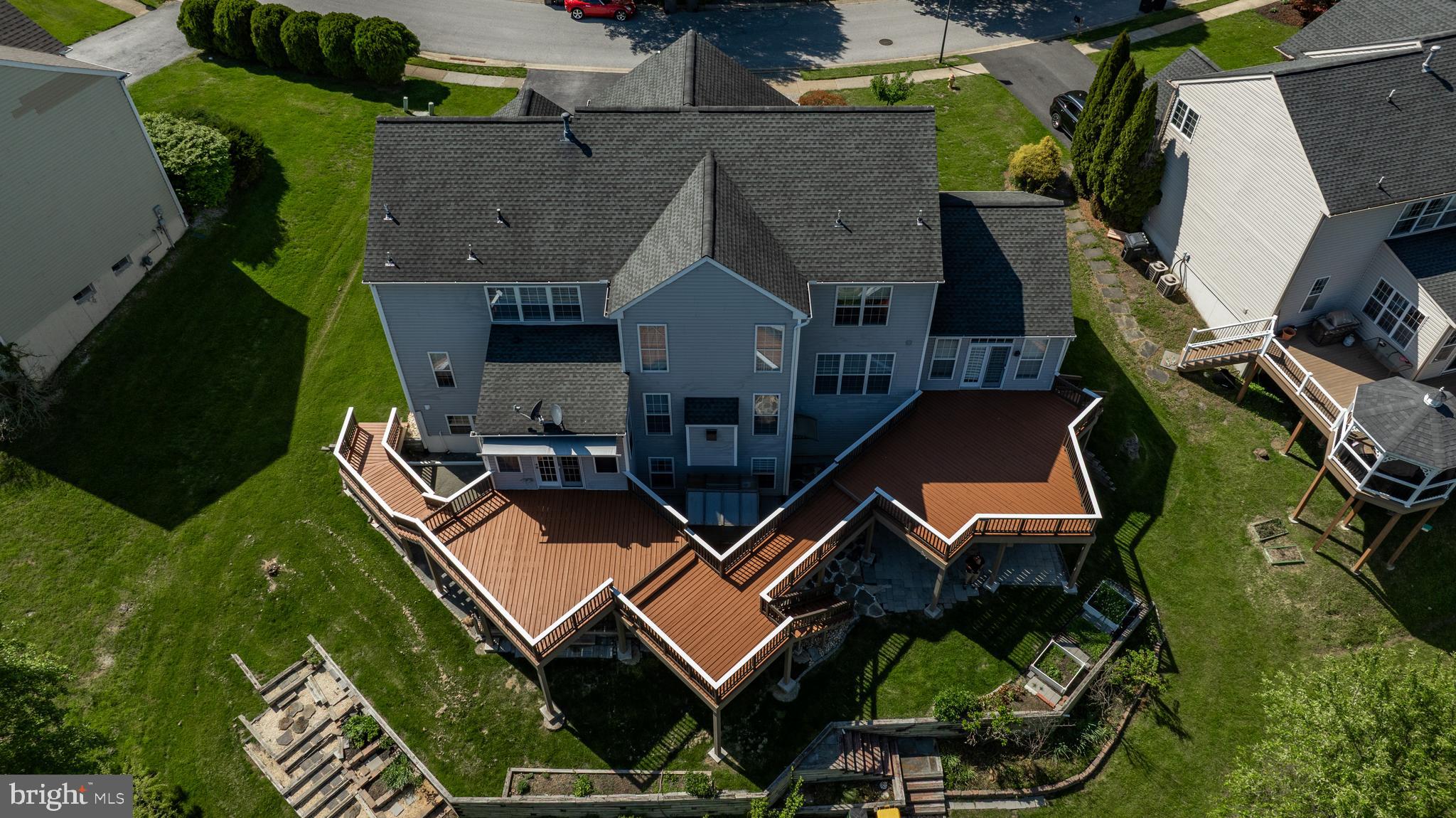 MIDDLE RUN CROSSIN - Residential