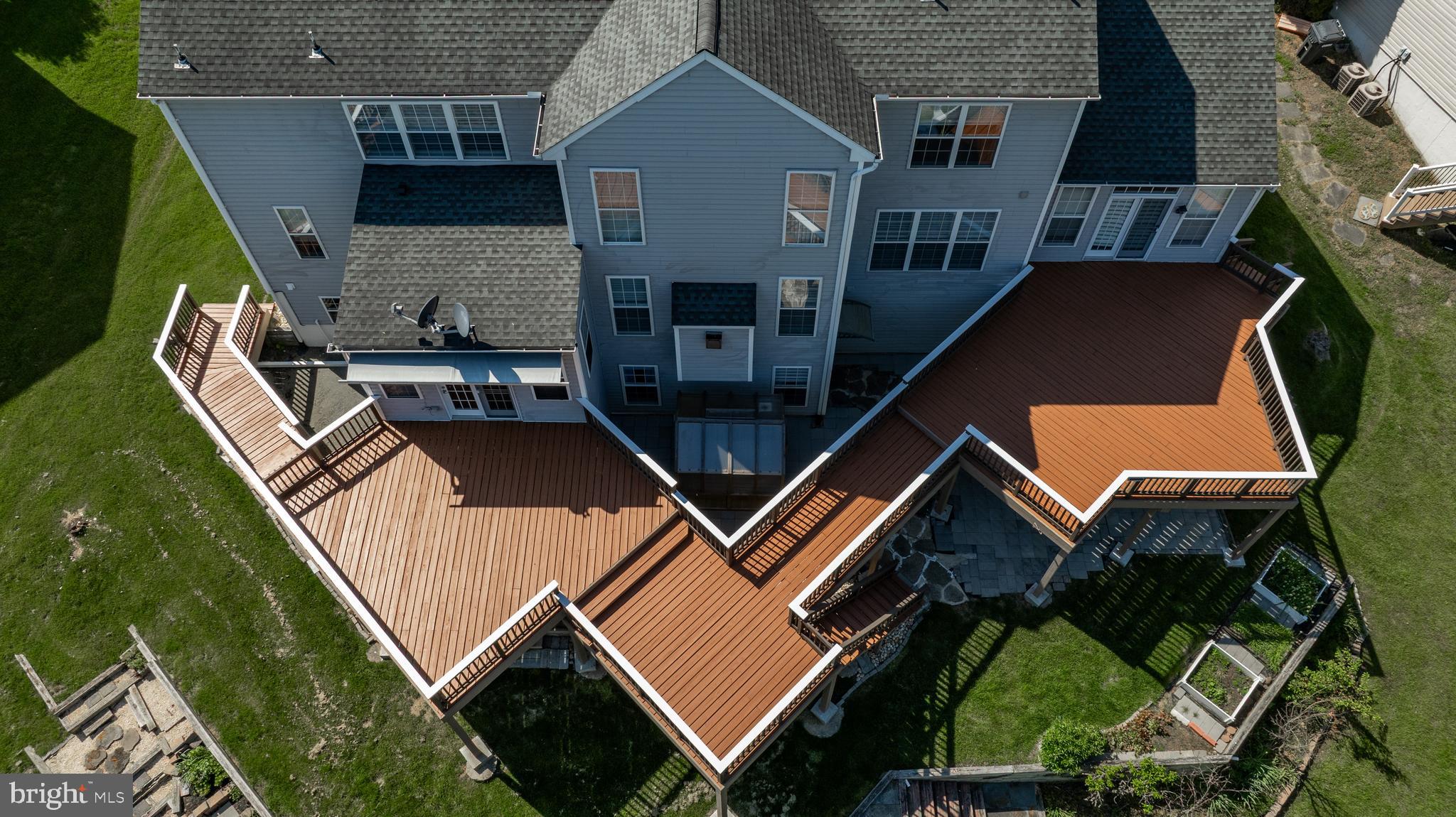 MIDDLE RUN CROSSIN - Residential
